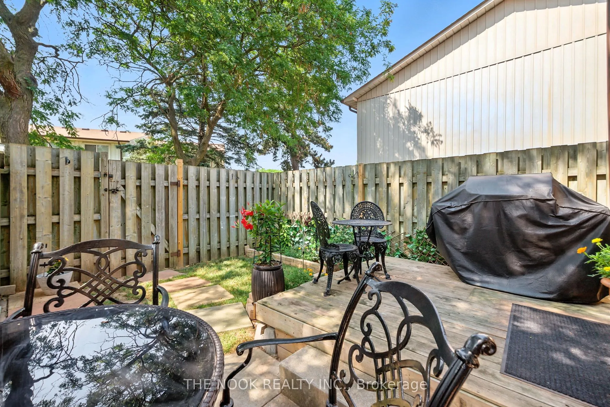 450 Bristol Crescent, #23