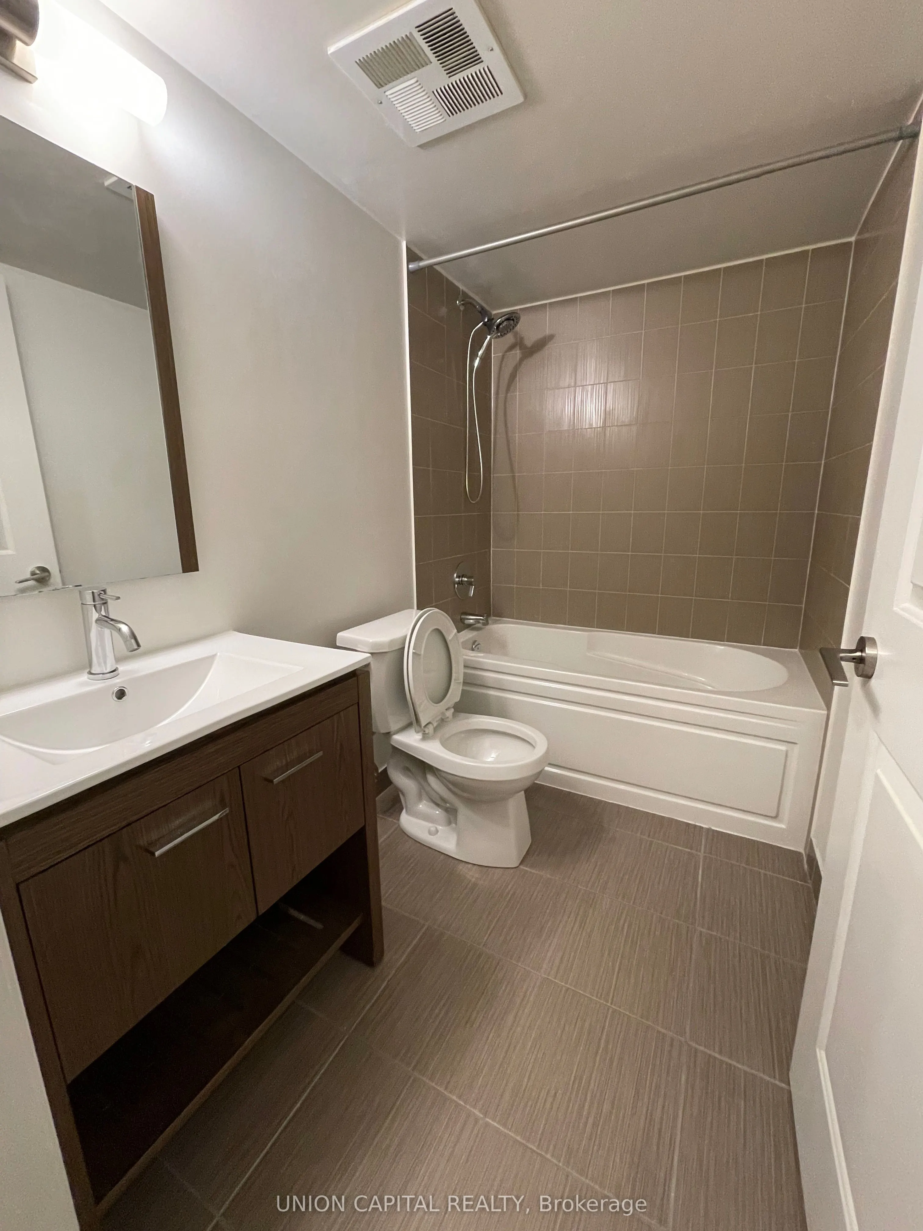 30 Meadowglen Place, #701