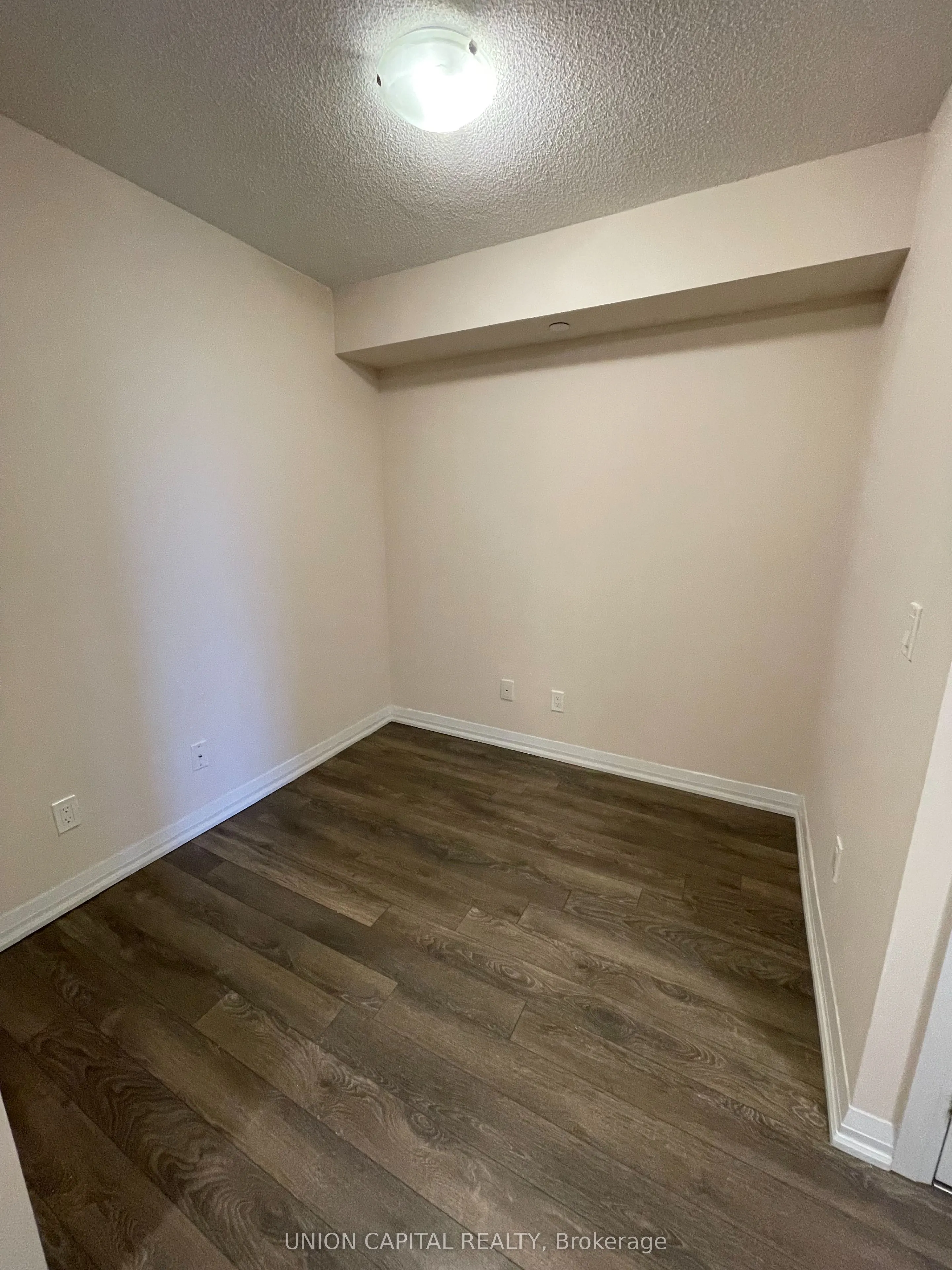 30 Meadowglen Place, #701