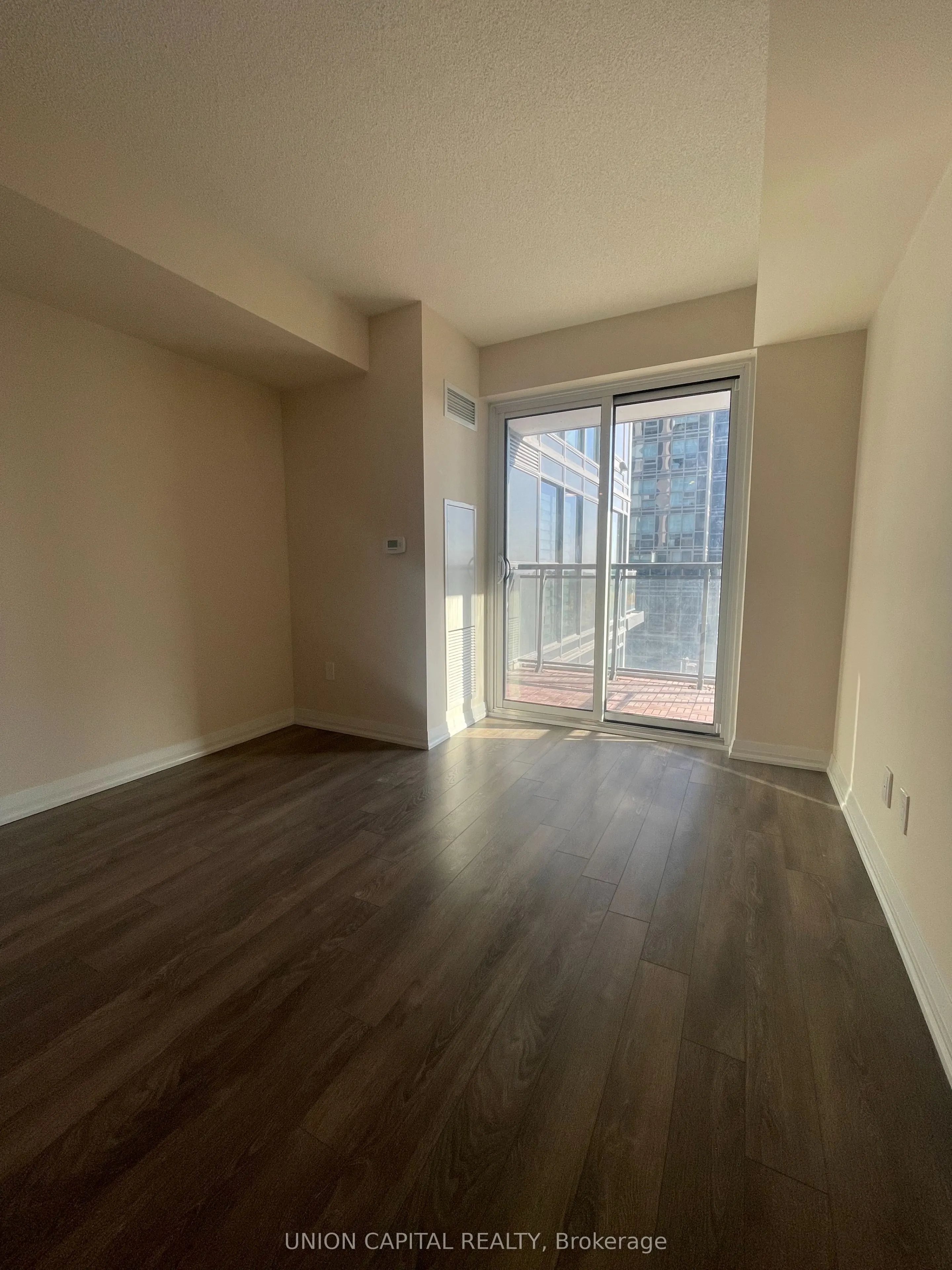 30 Meadowglen Place, #701