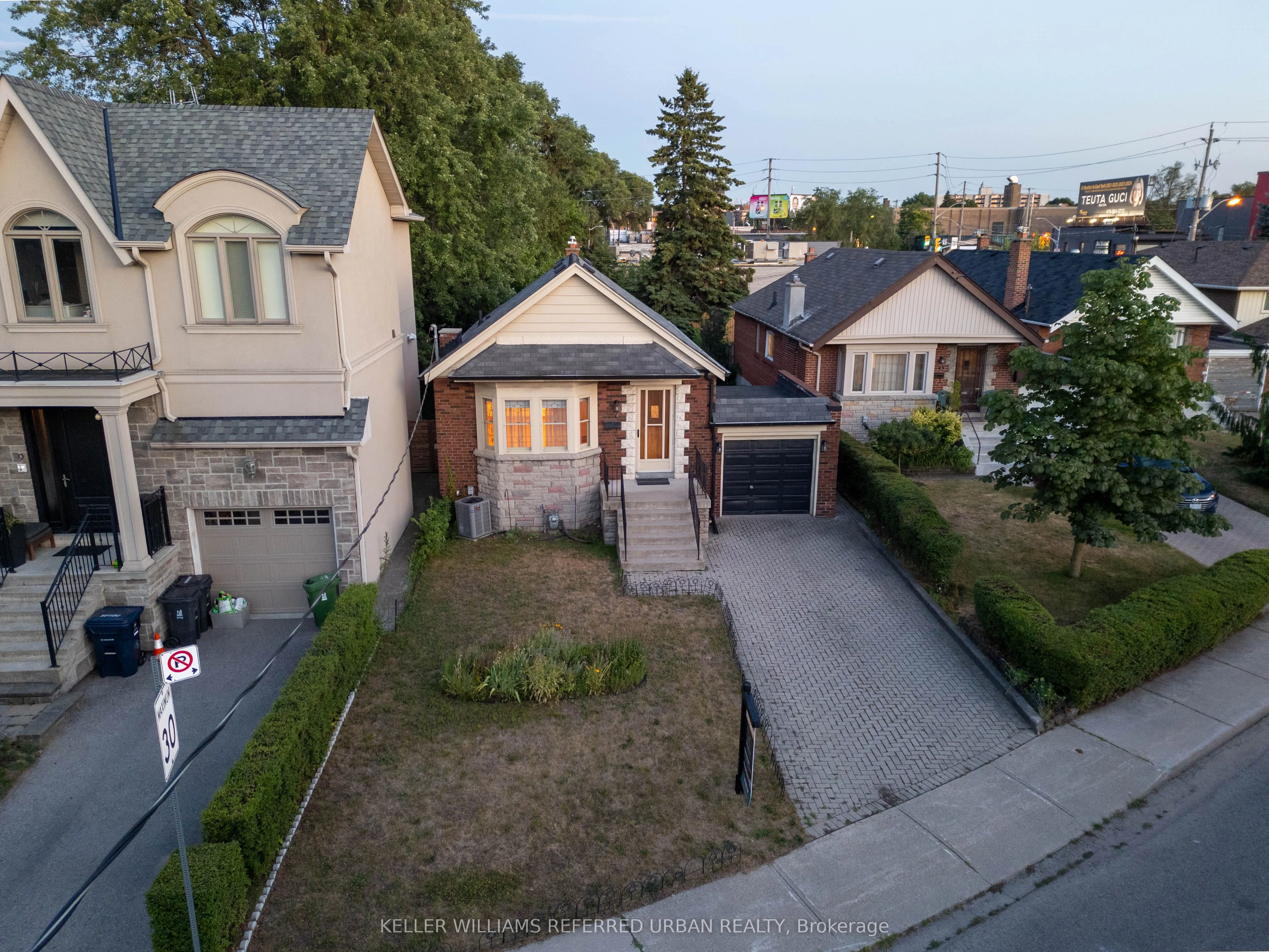 7 Davies Crescent