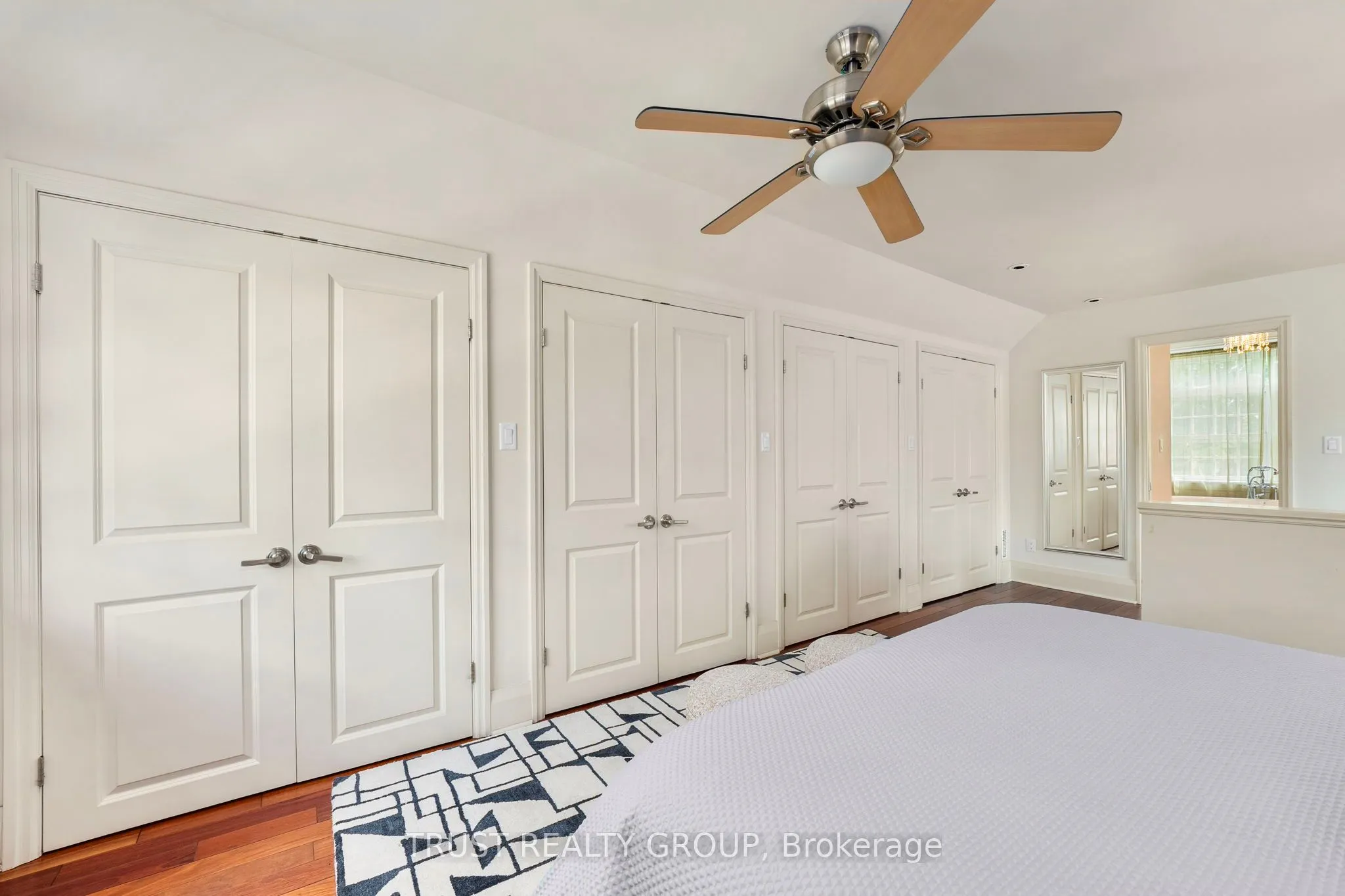 5 Ellerbeck Street