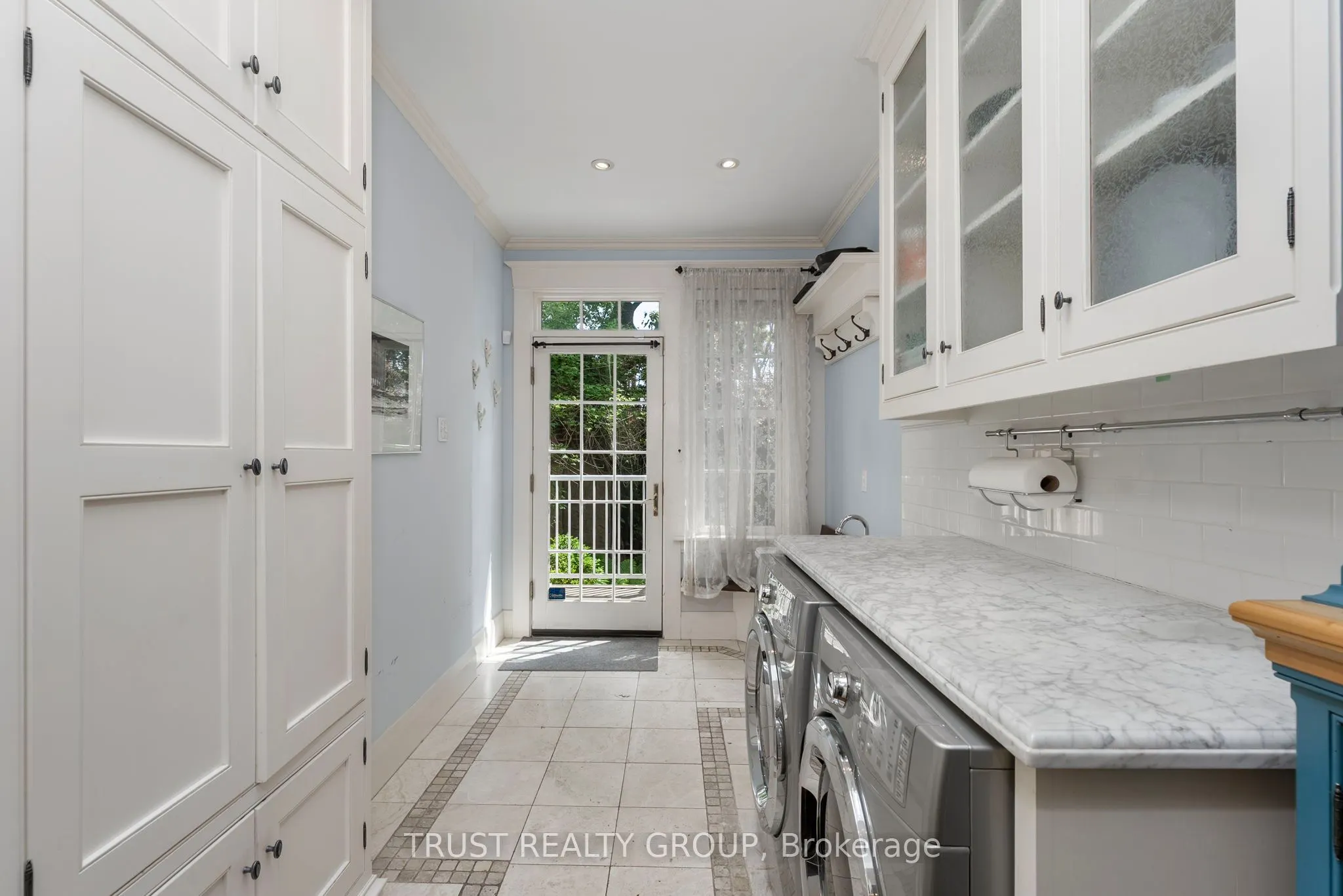 5 Ellerbeck Street
