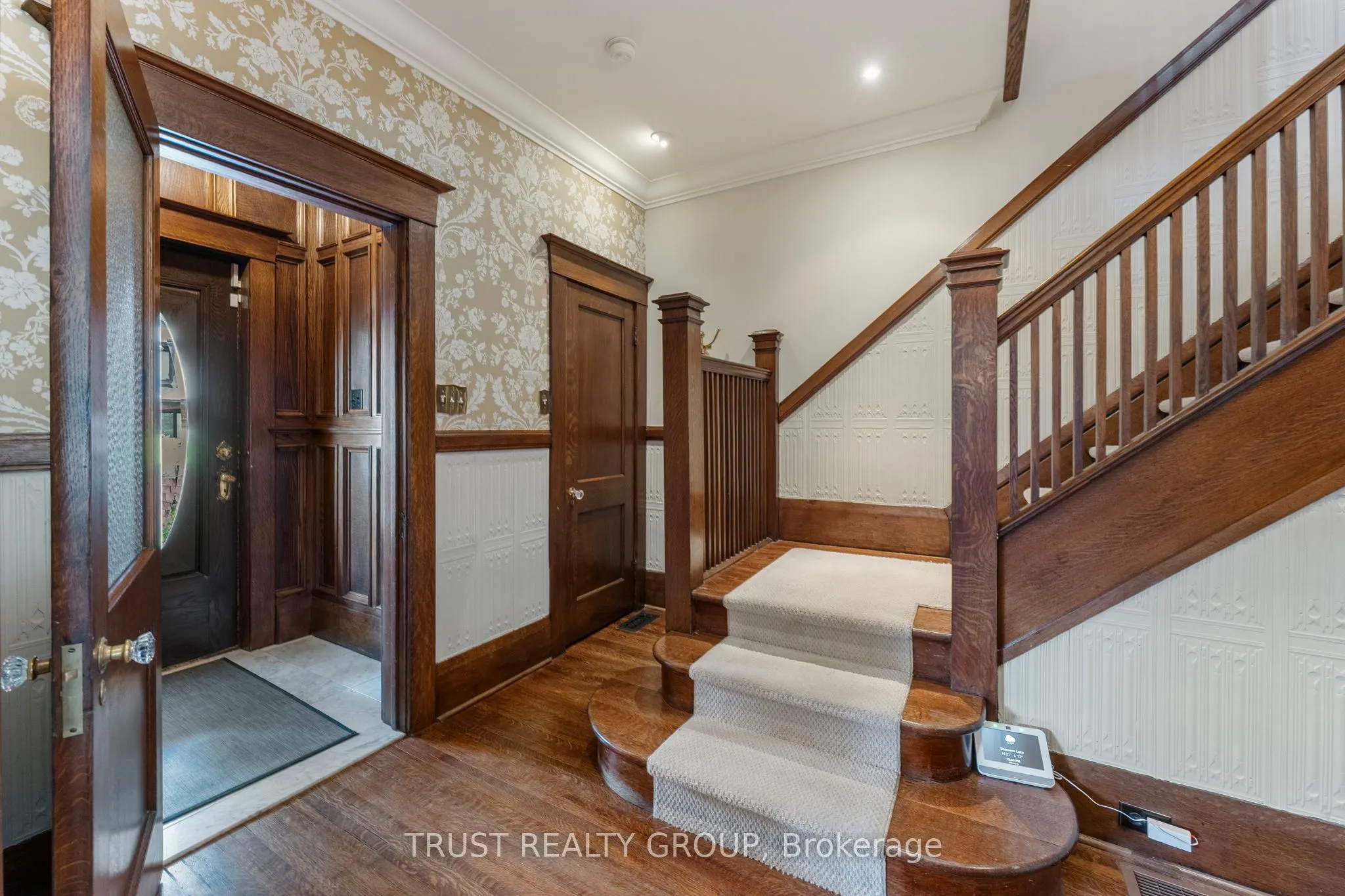 5 Ellerbeck Street