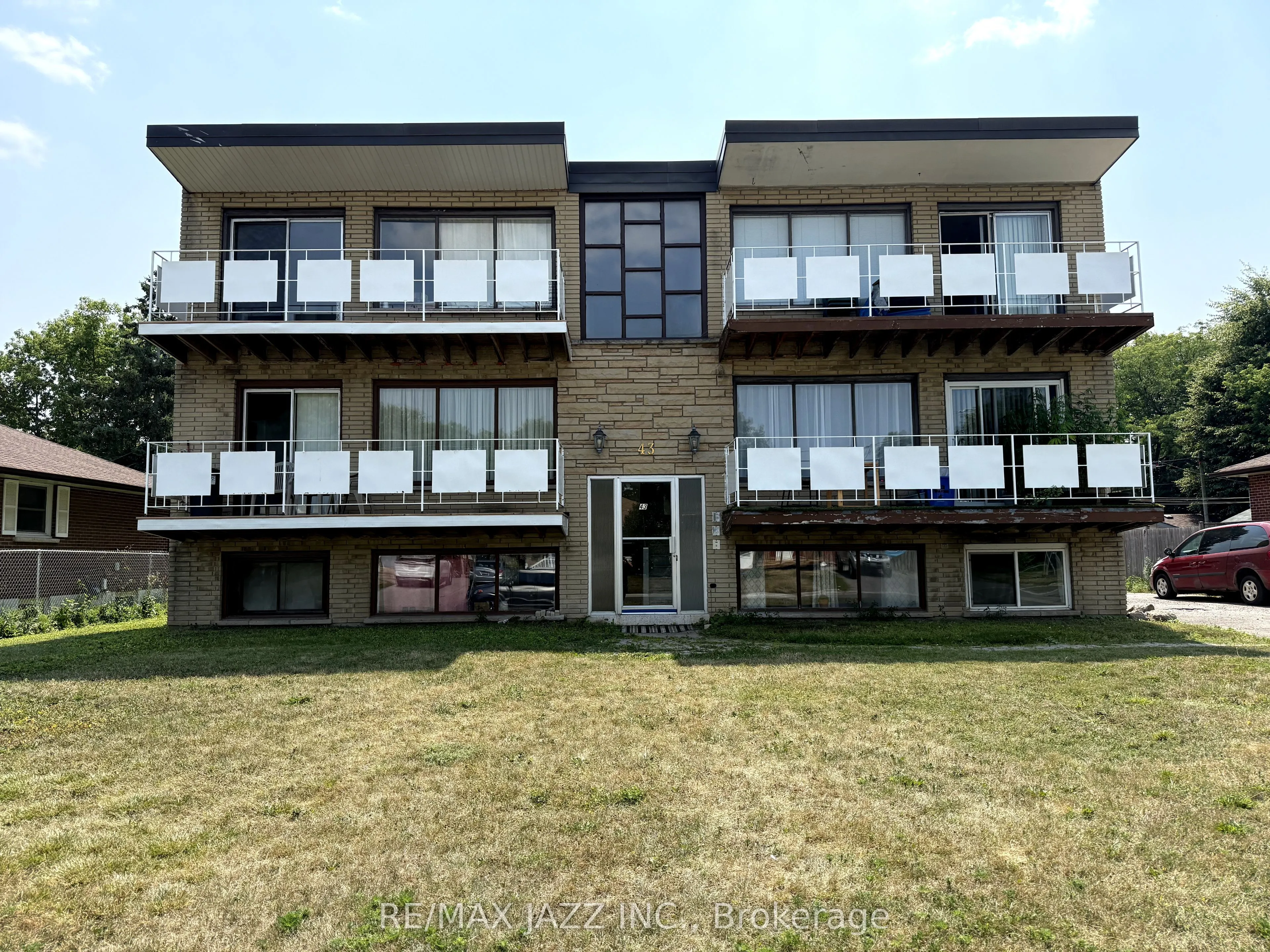 43 Wayne Avenue, #6