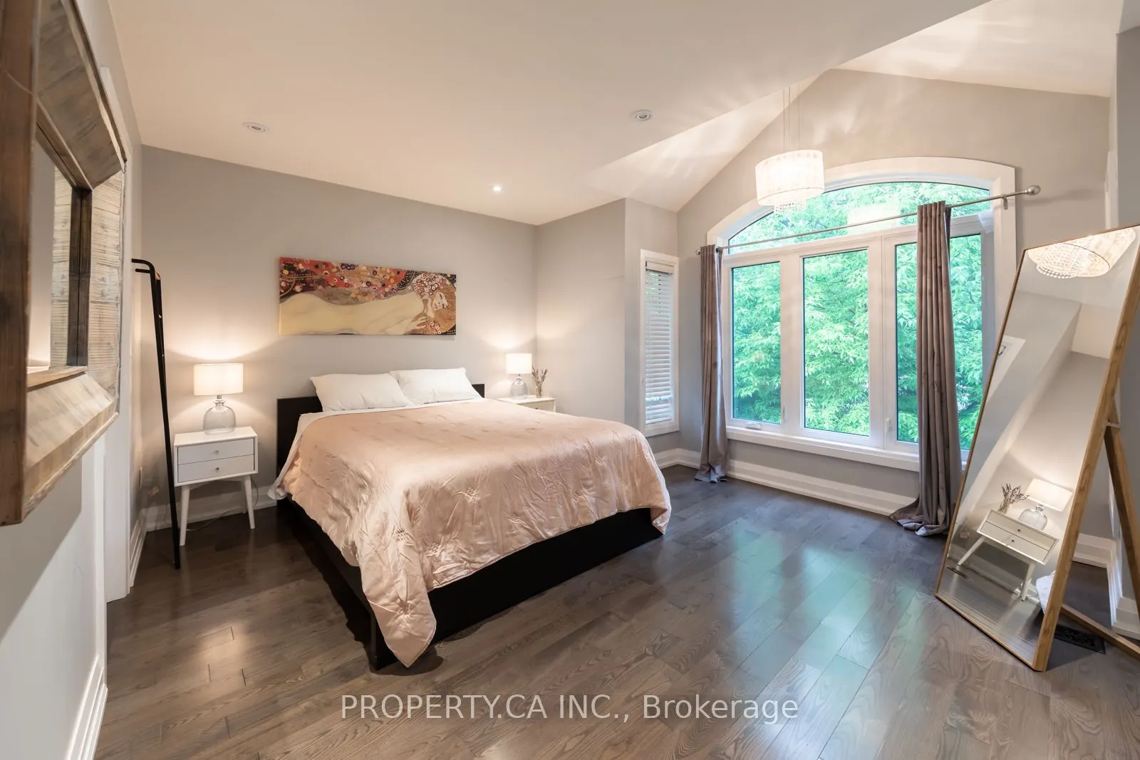 475 Woodbine Avenue, #4