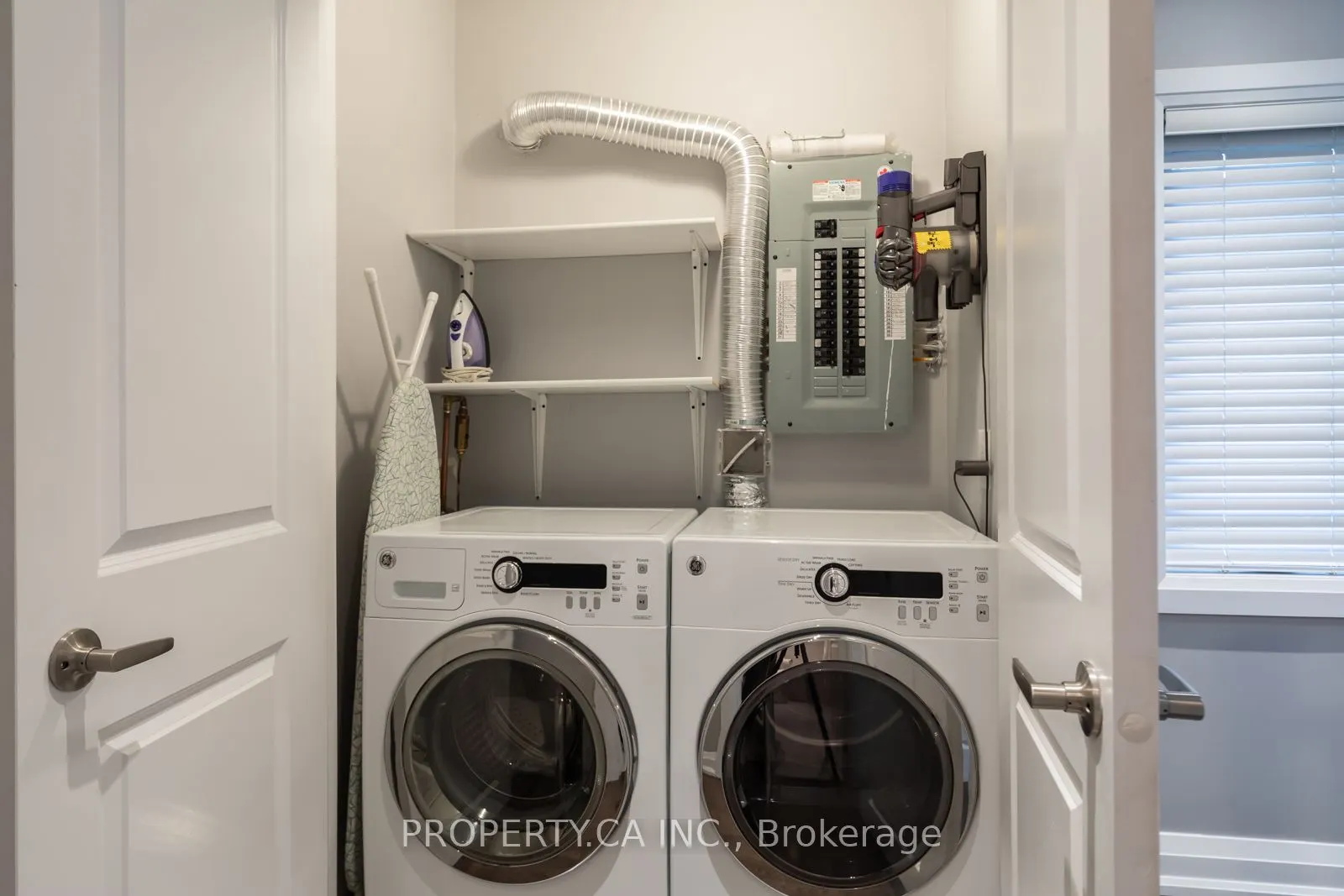 475 Woodbine Avenue, #4