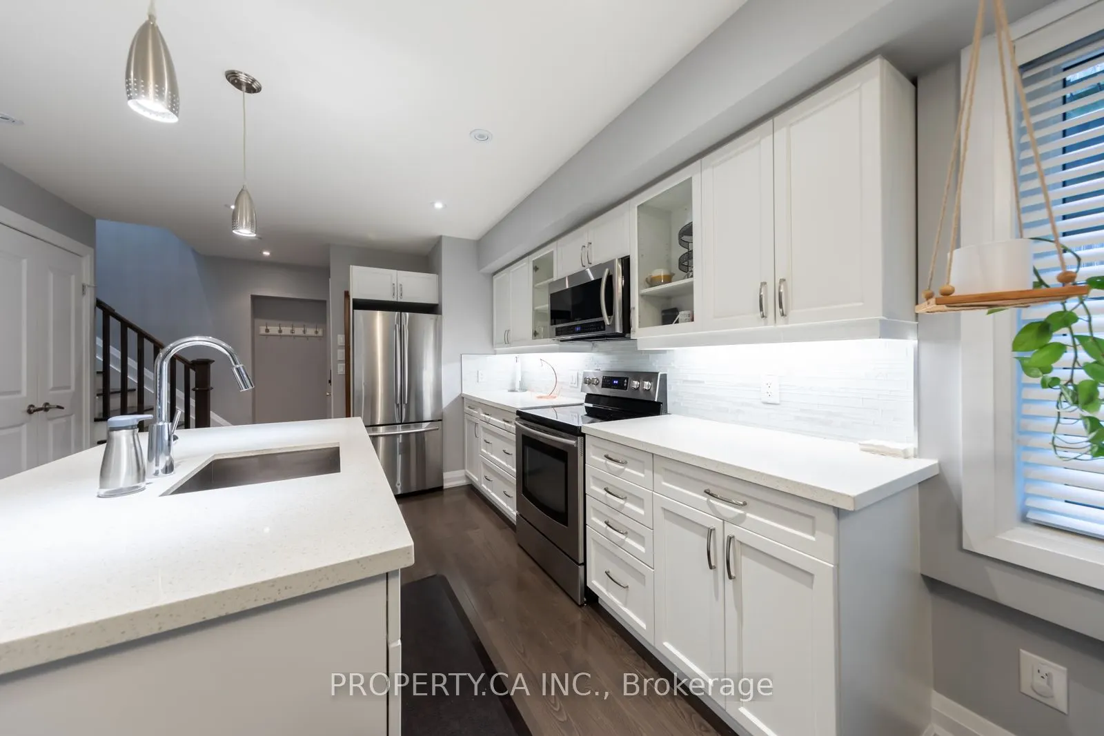 475 Woodbine Avenue, #4