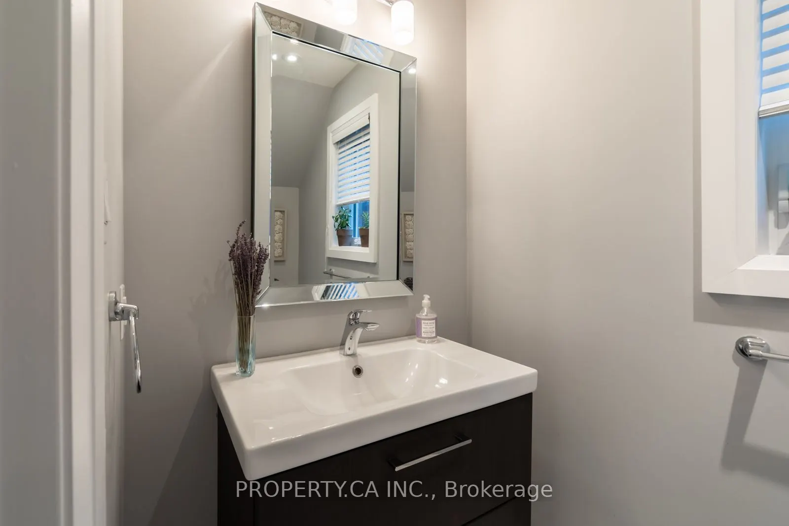 475 Woodbine Avenue, #4