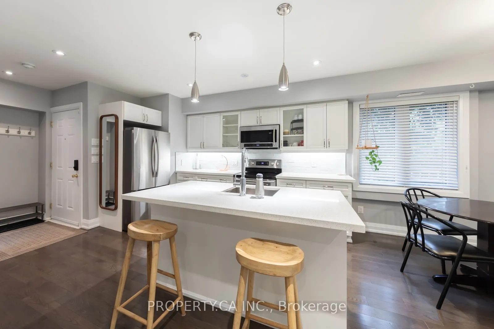 475 Woodbine Avenue, #4