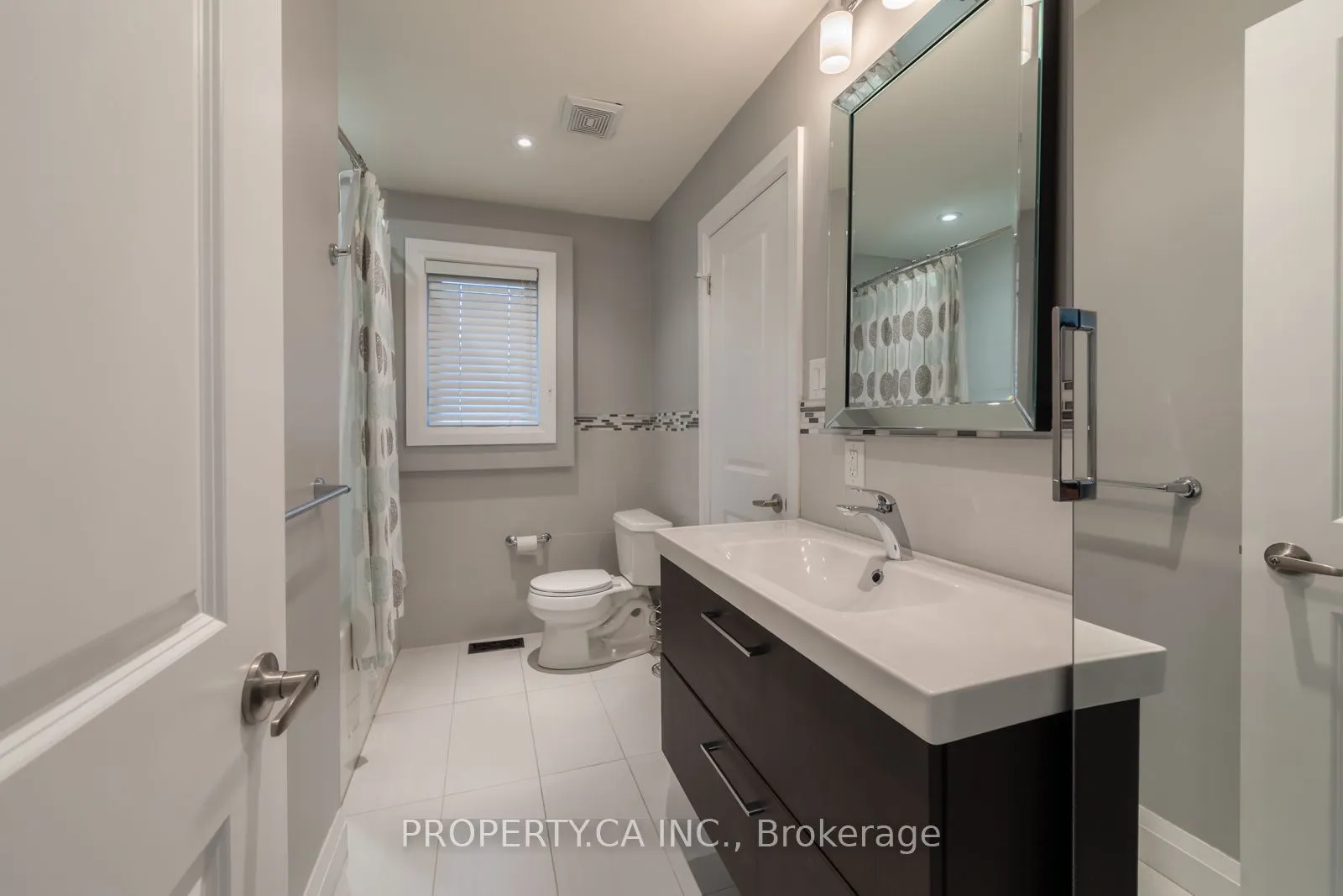 475 Woodbine Avenue, #4