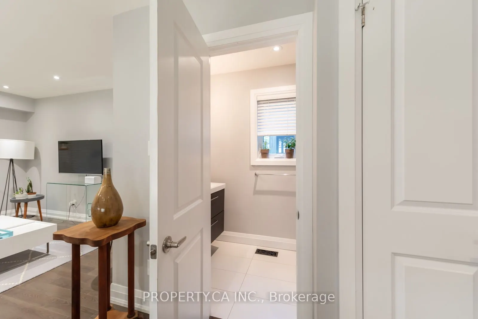 475 Woodbine Avenue, #4