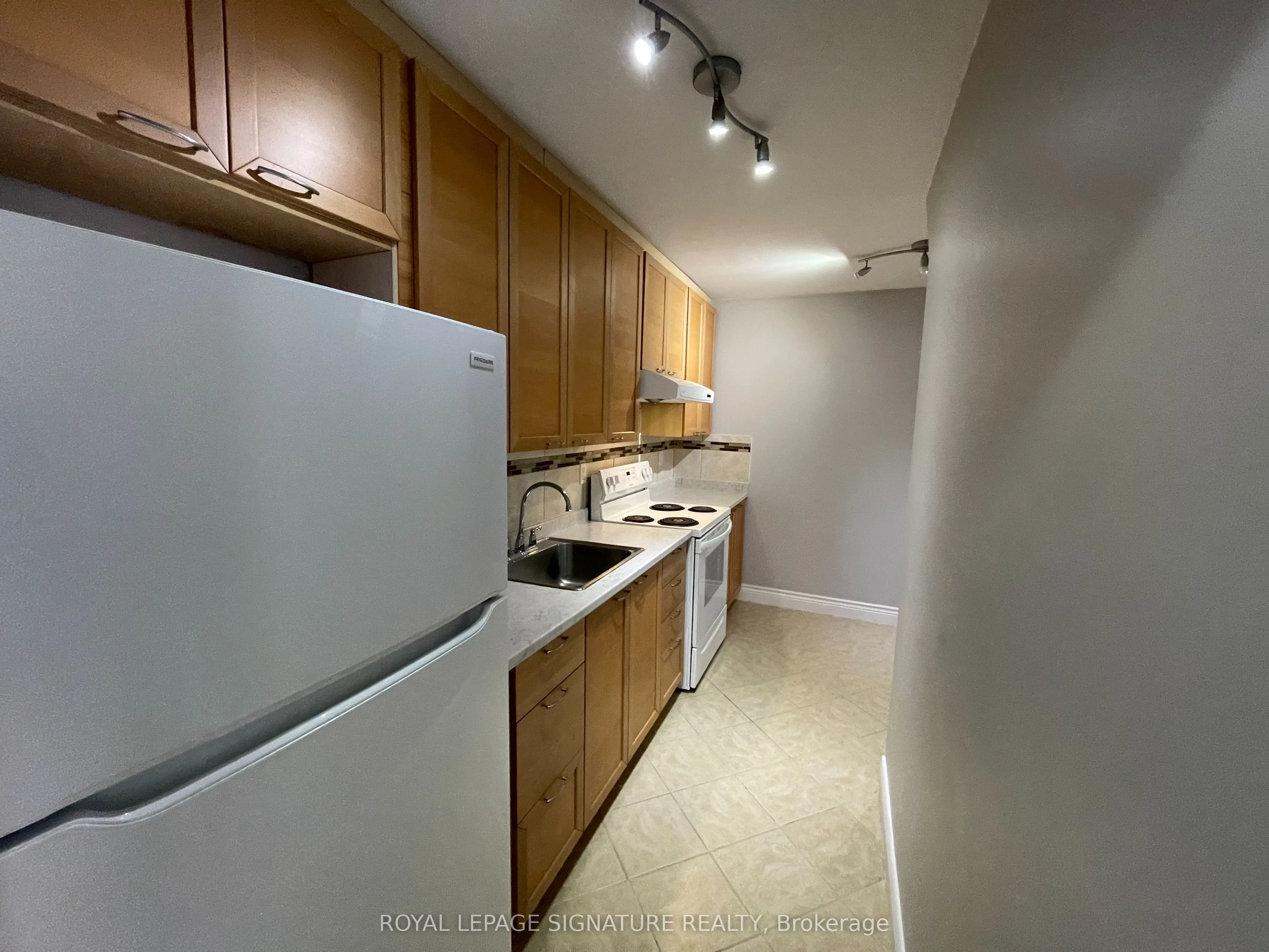 100 Mornelle Court, #1084