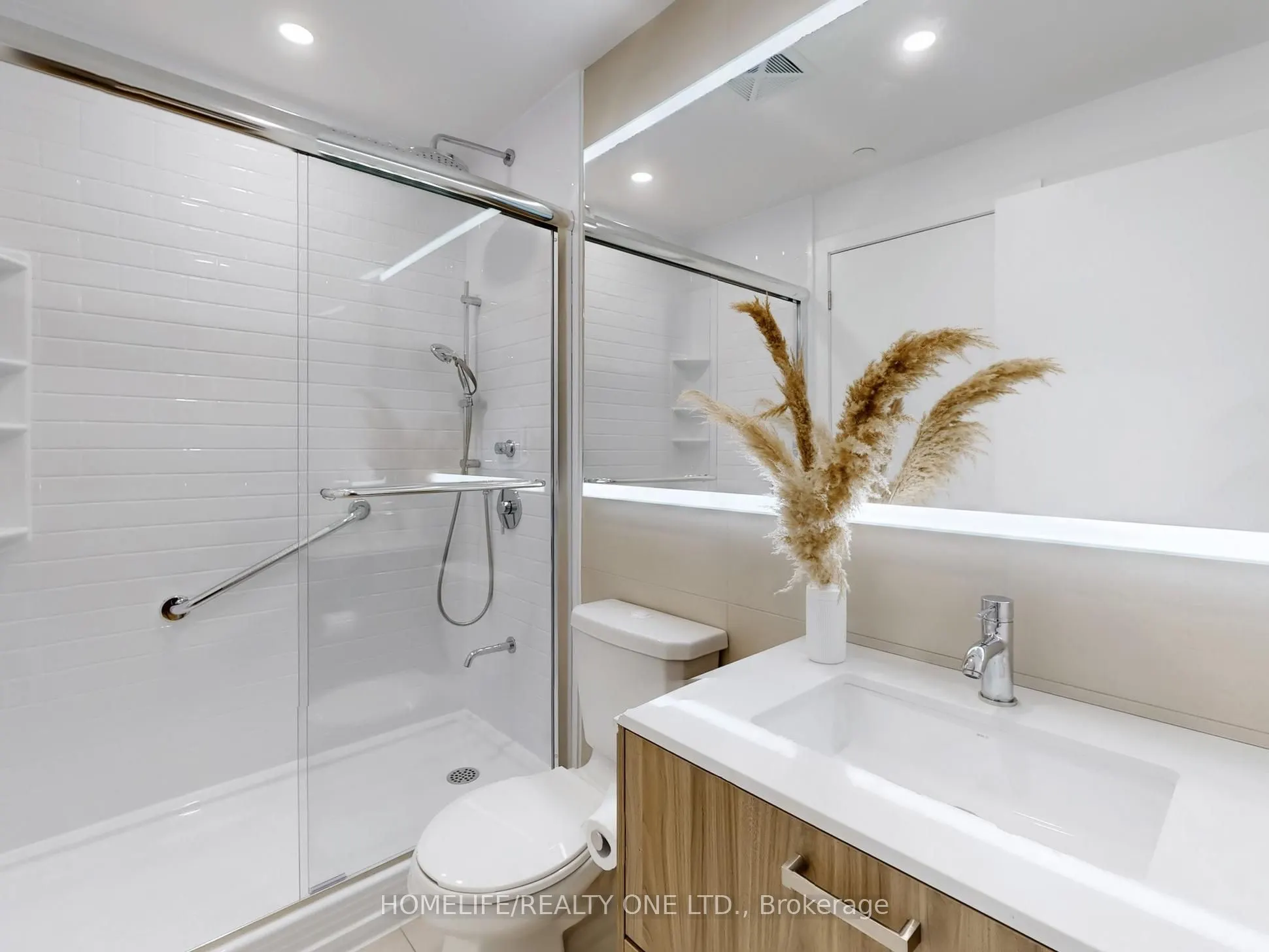 1331 Queen Street E, #402