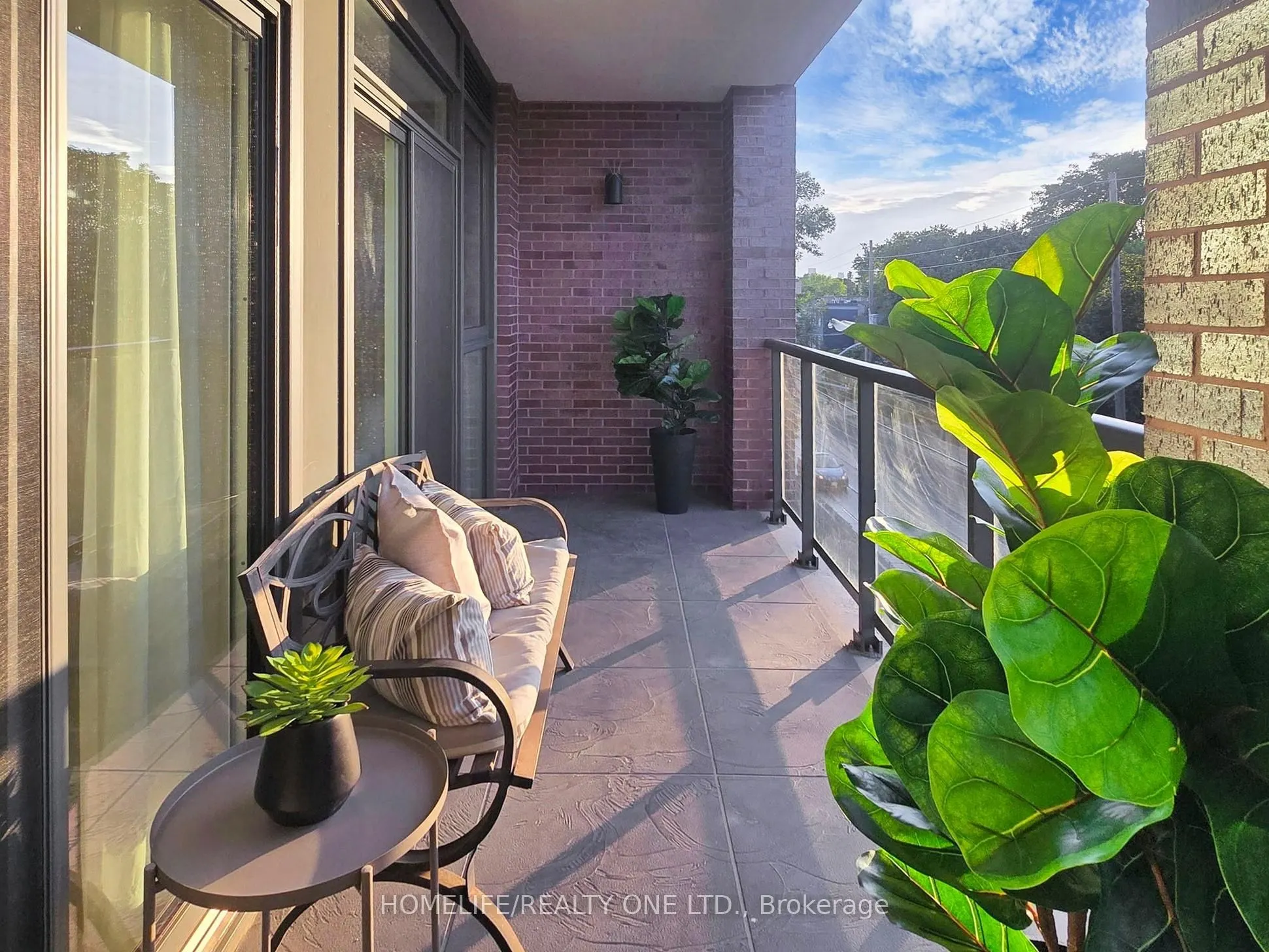 1331 Queen Street E, #402