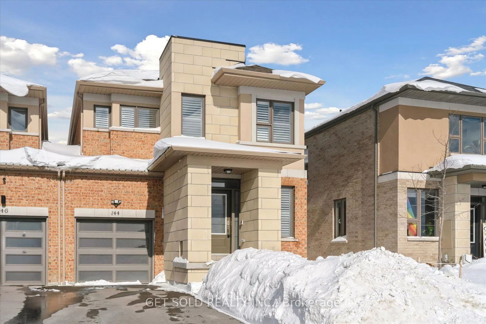 144 Vanier Street
