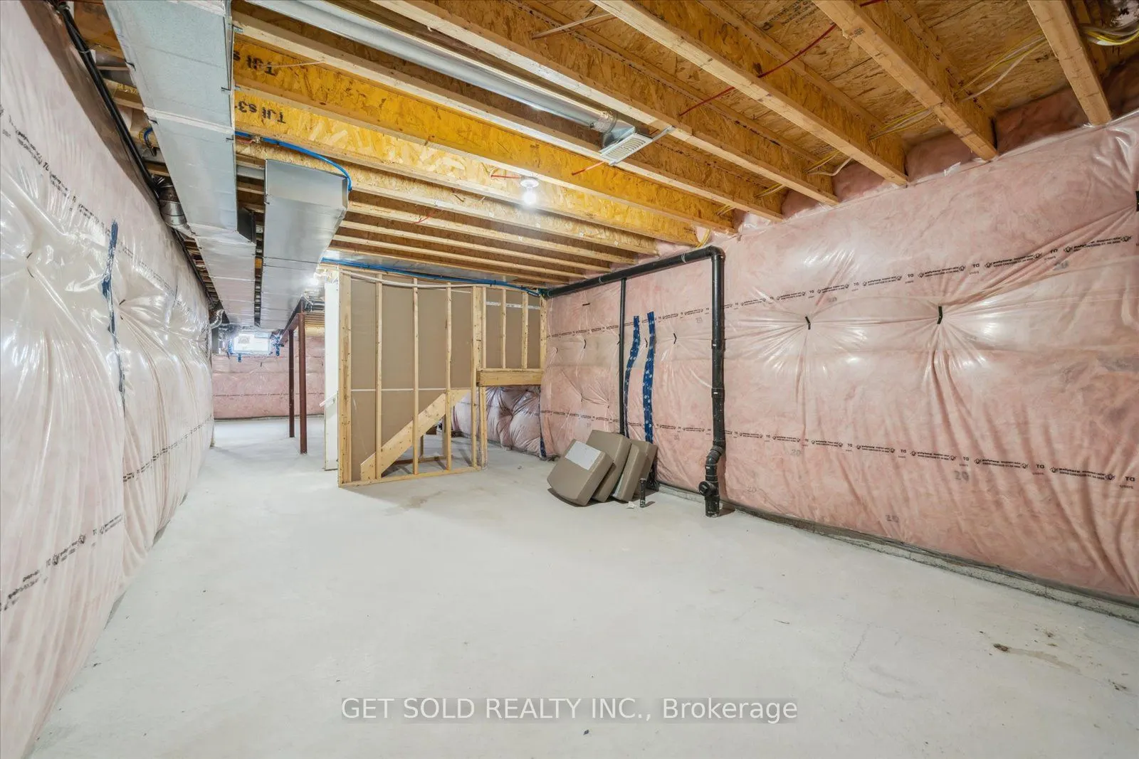 144 Vanier Street