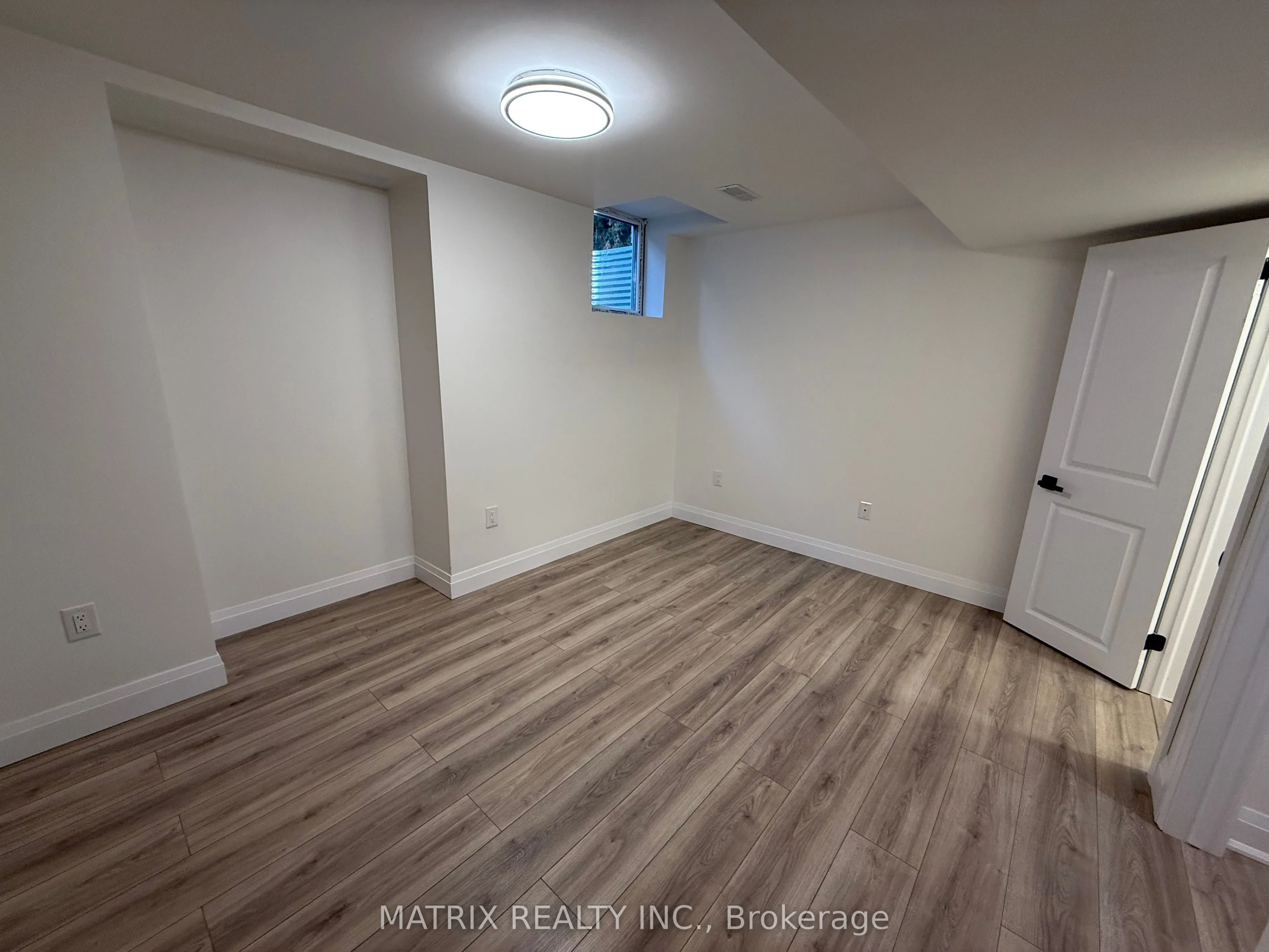 2197 Wildwood Crescent