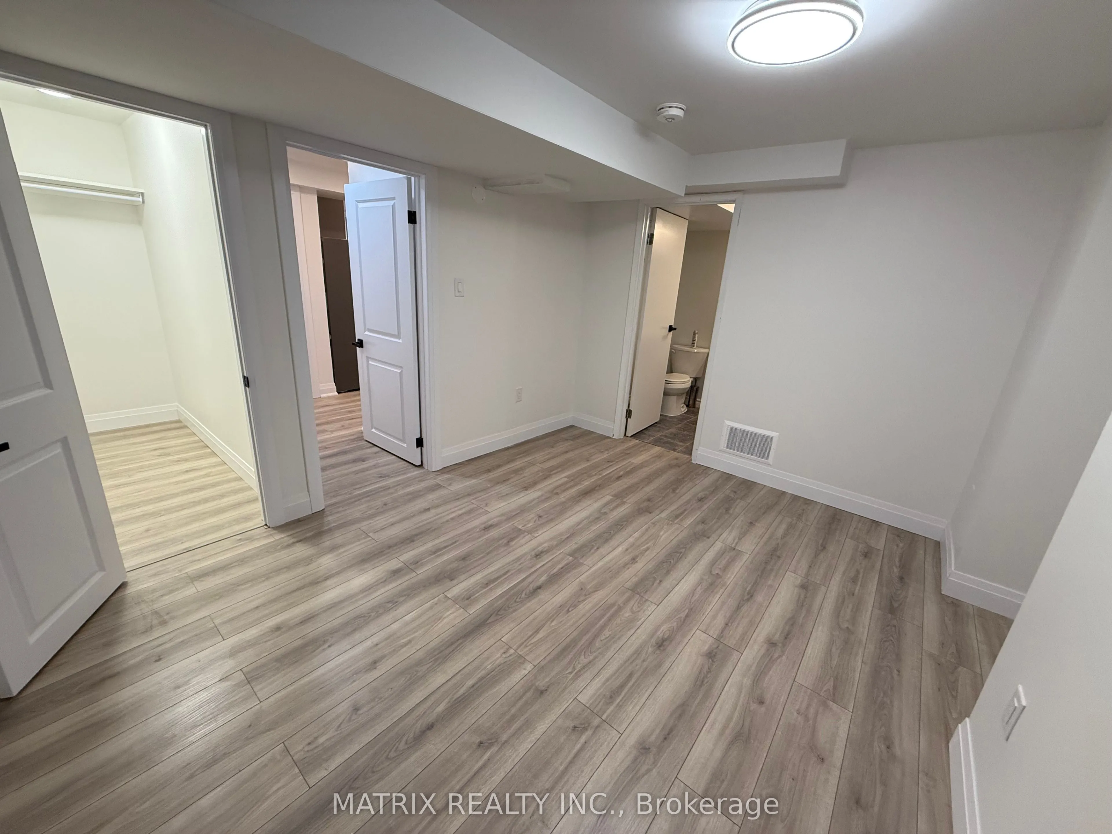 2197 Wildwood Crescent