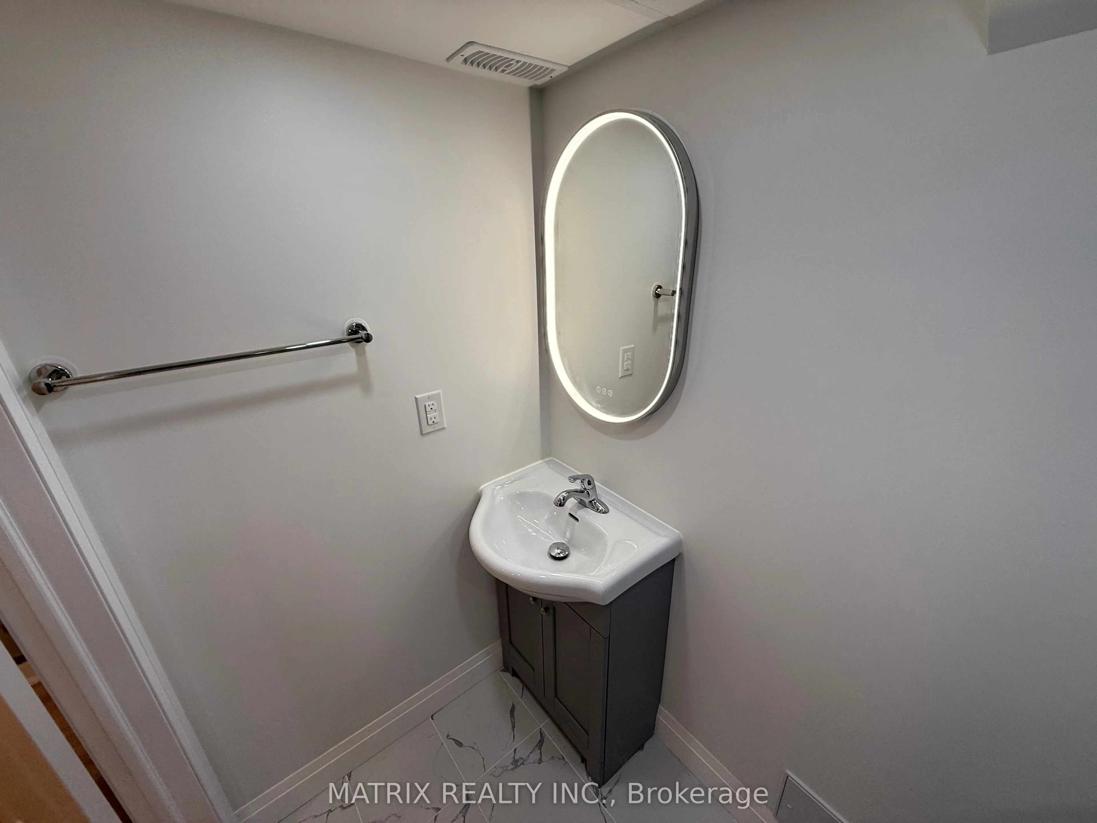 2197 Wildwood Crescent