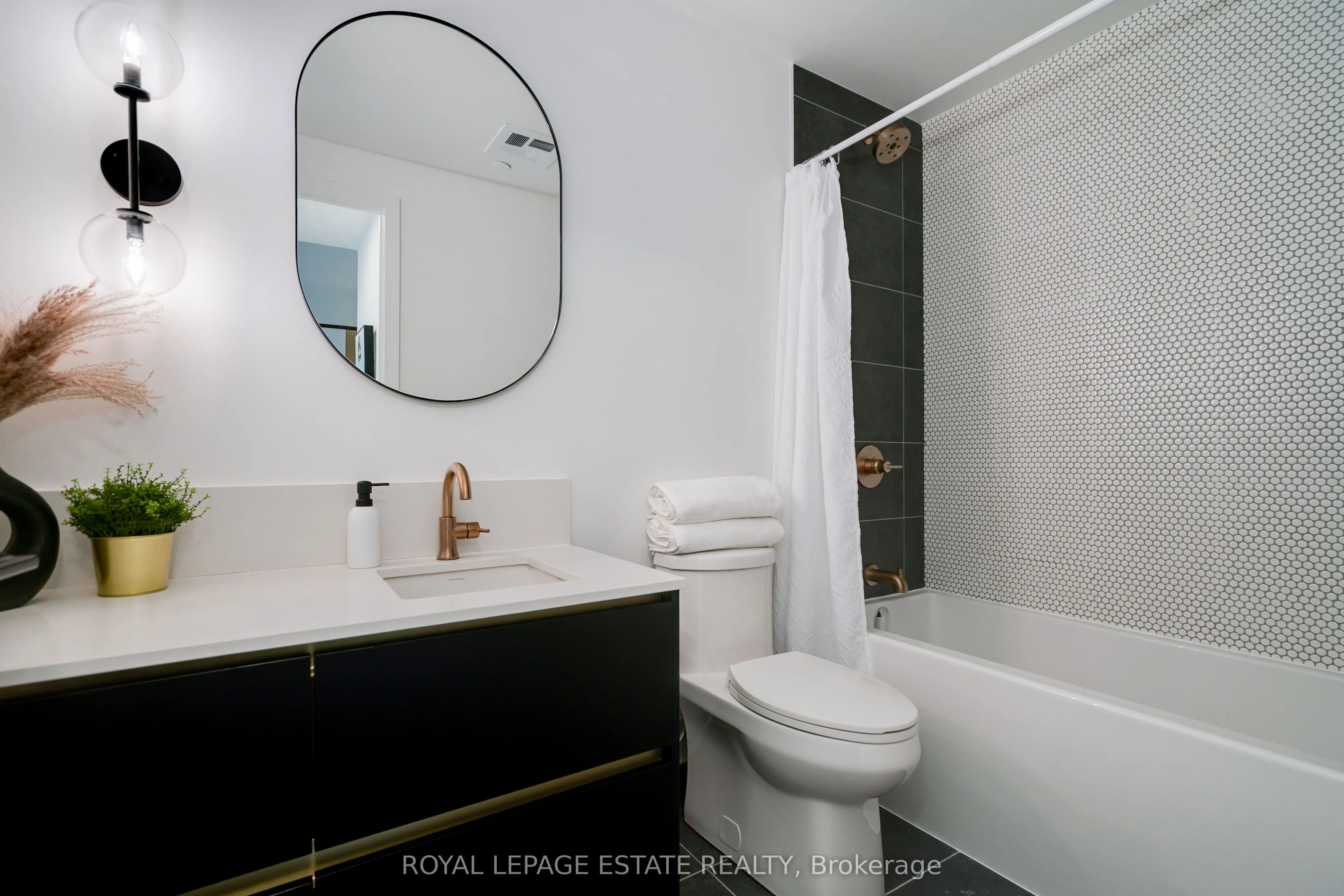 1285 Queen Street E, #404