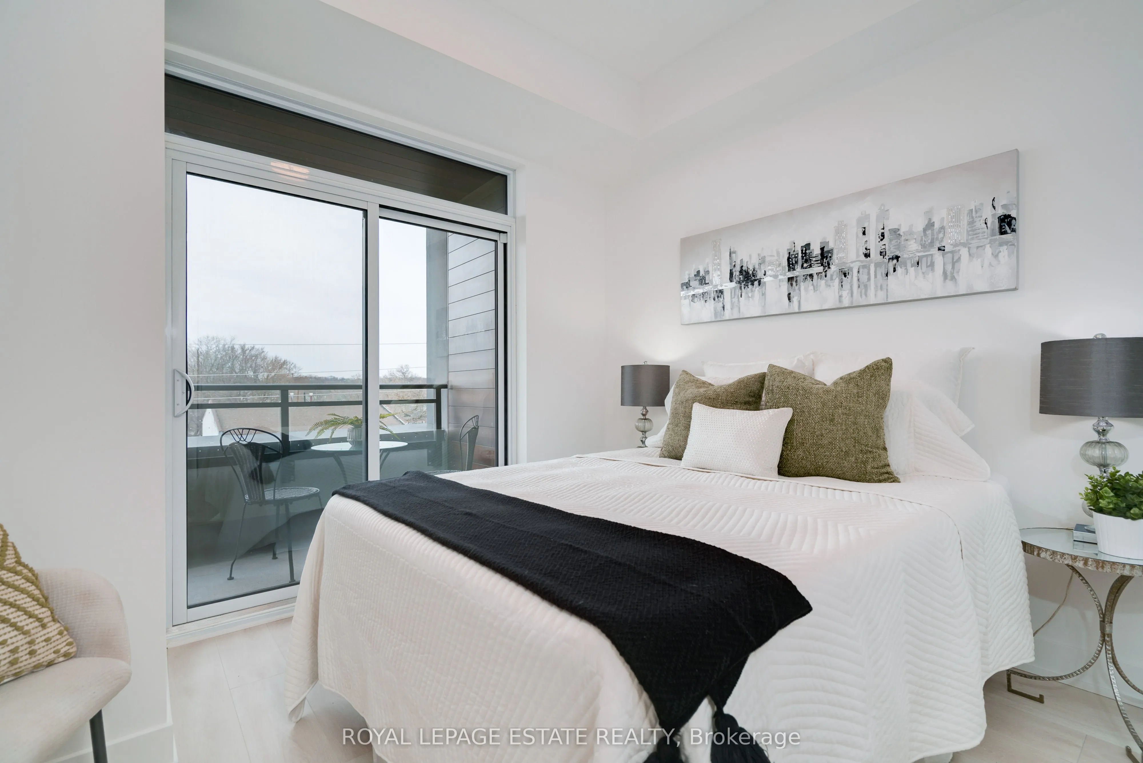 1285 Queen Street E, #404