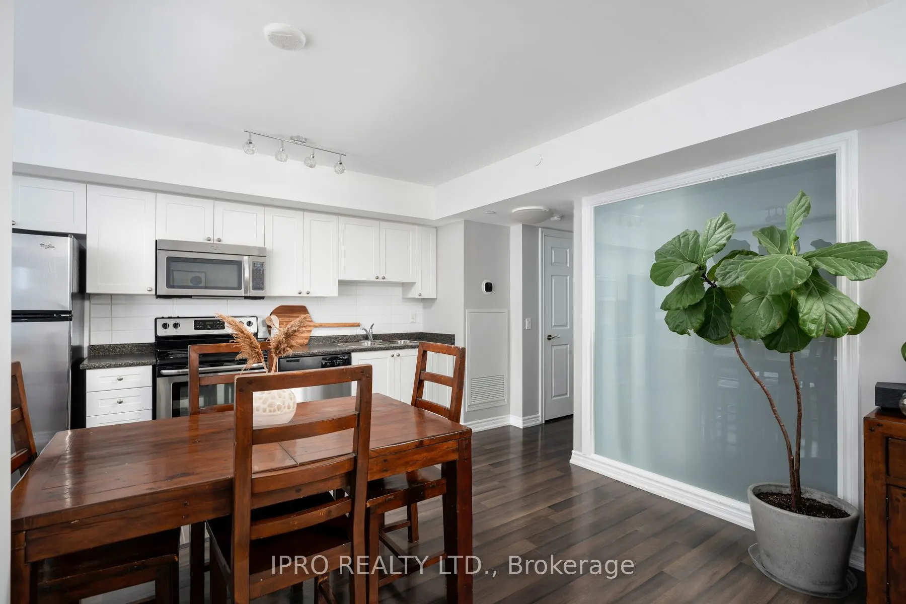 280 Donlands Avenue, #608