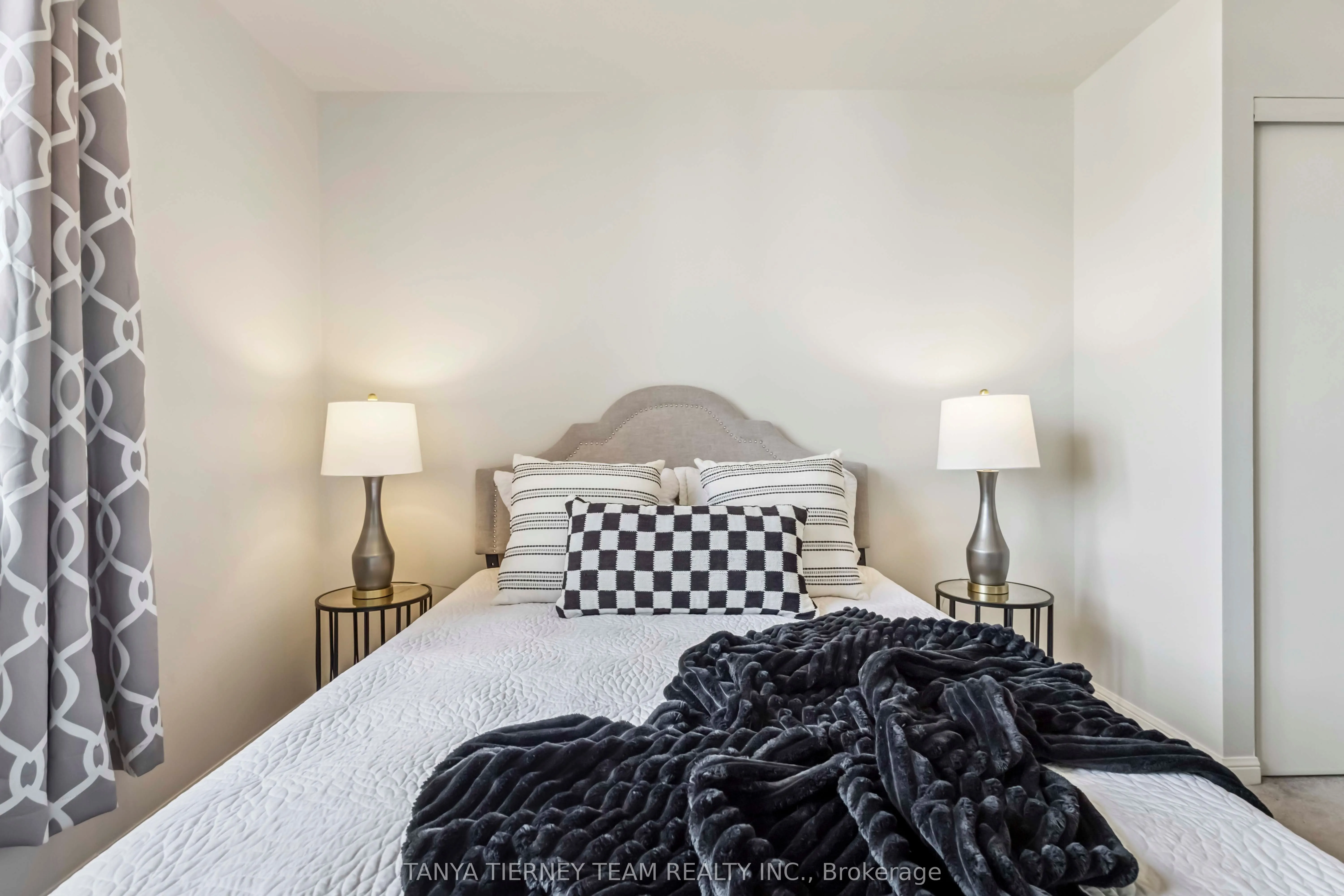 84 Aspen Springs Drive, #404