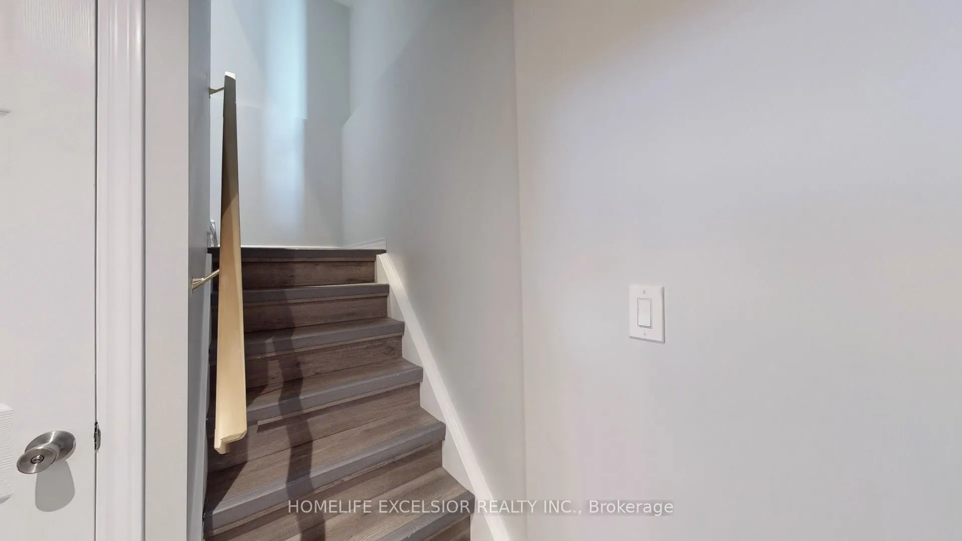499 Rossland Road