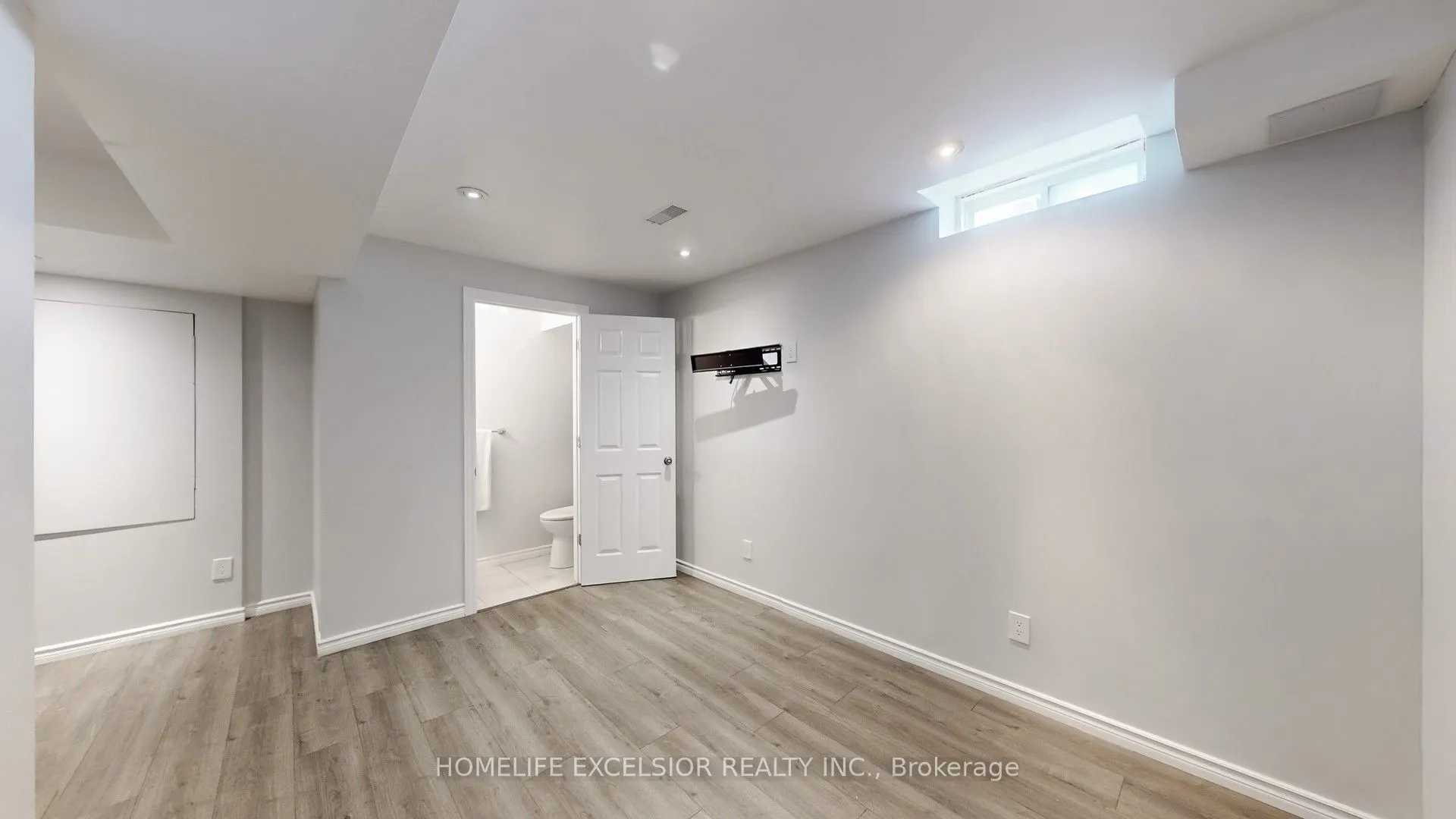 499 Rossland Road