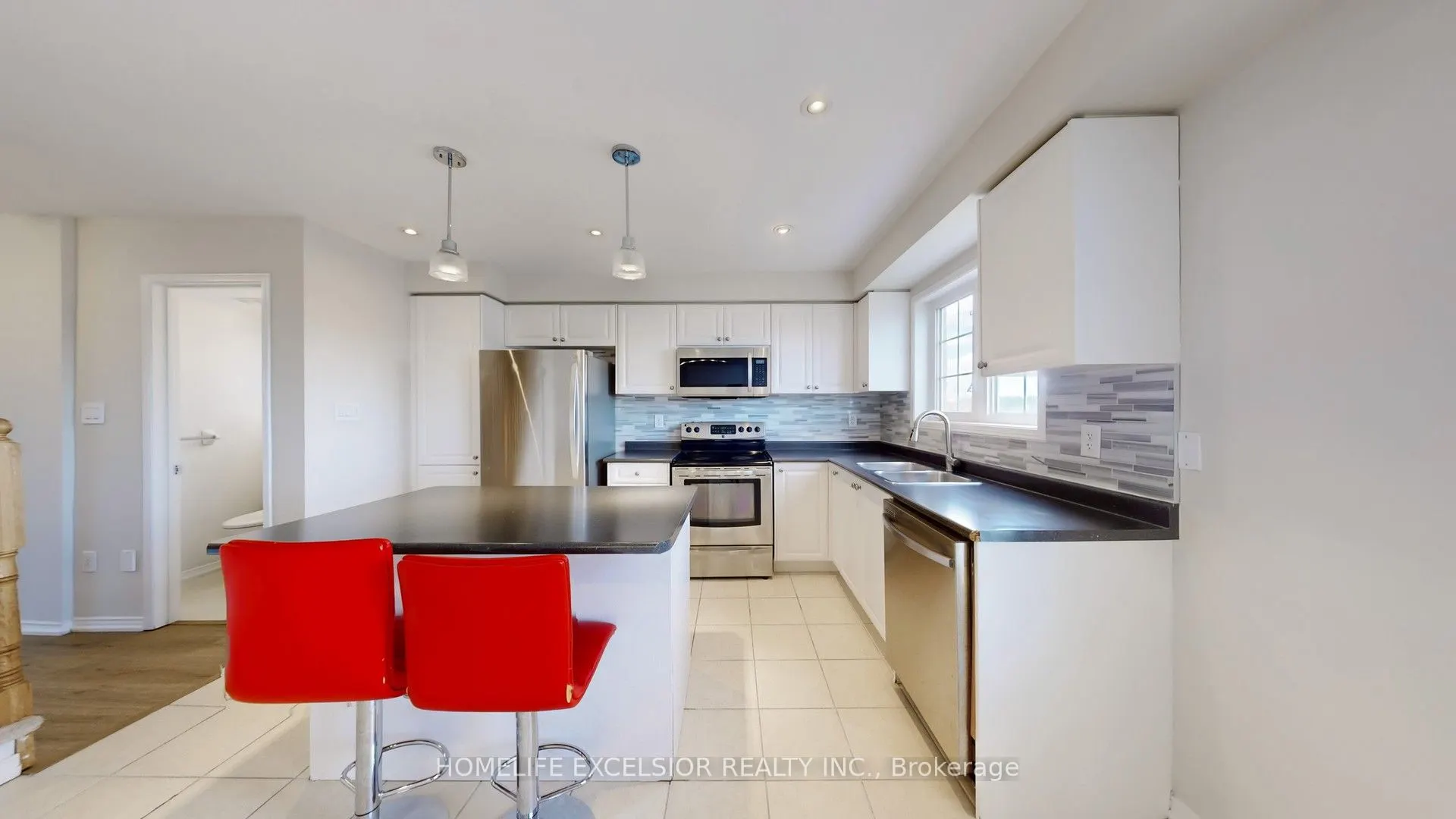 499 Rossland Road