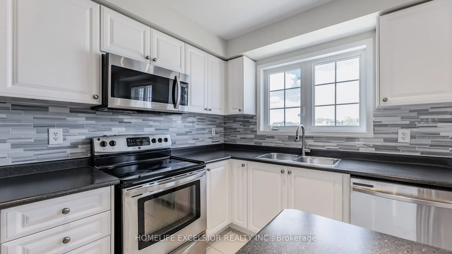 499 Rossland Road