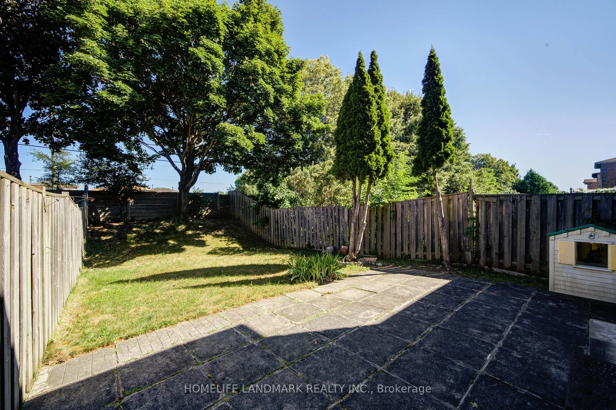 177 Roxanne Crescent