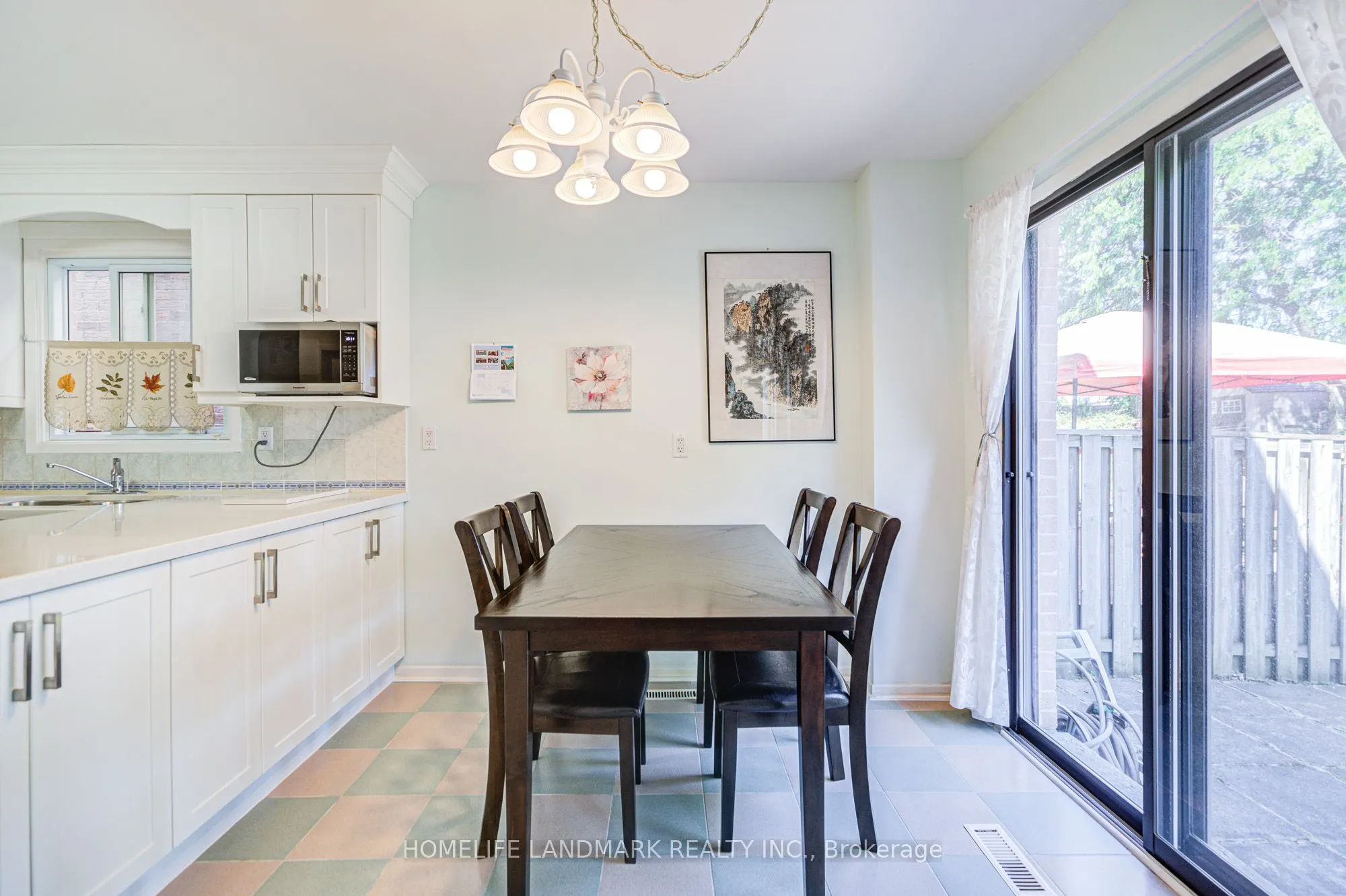 177 Roxanne Crescent