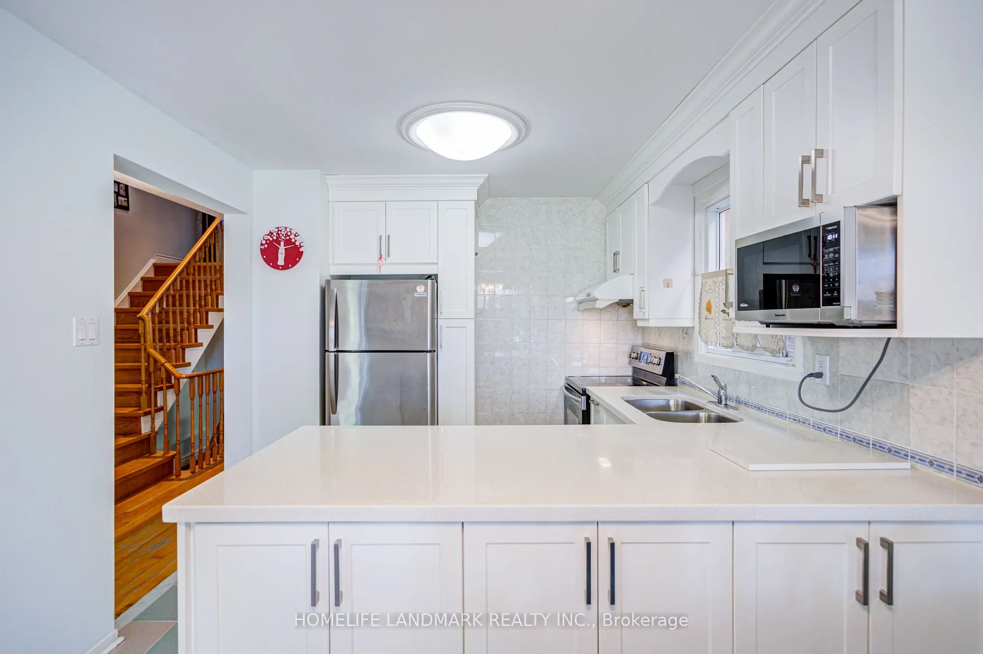 177 Roxanne Crescent