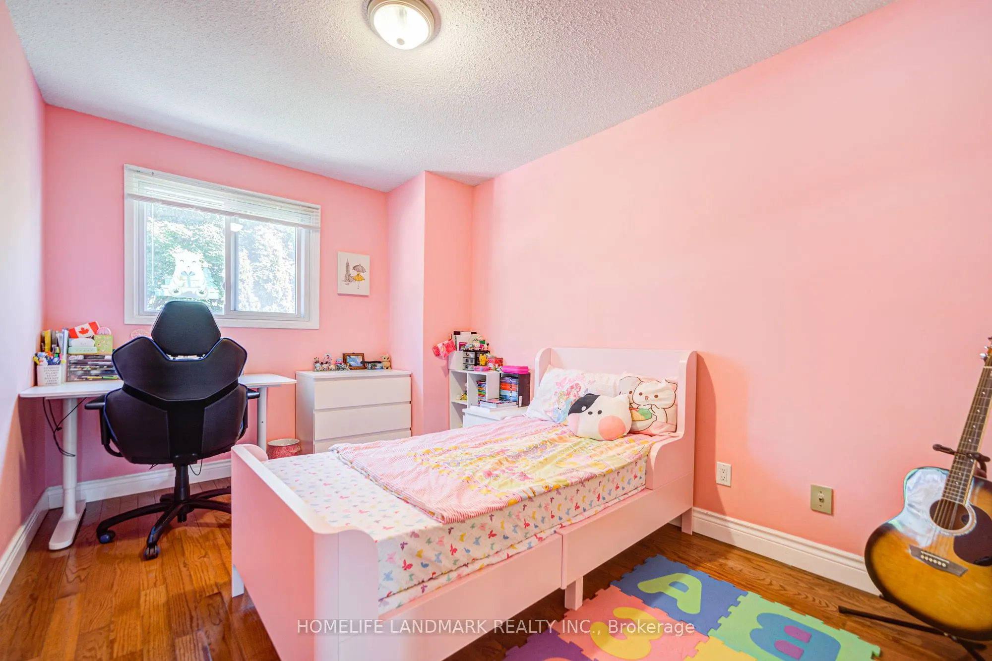 177 Roxanne Crescent