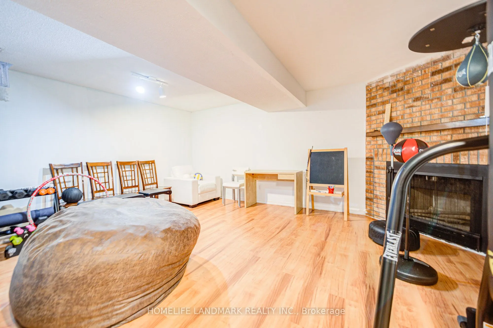 177 Roxanne Crescent