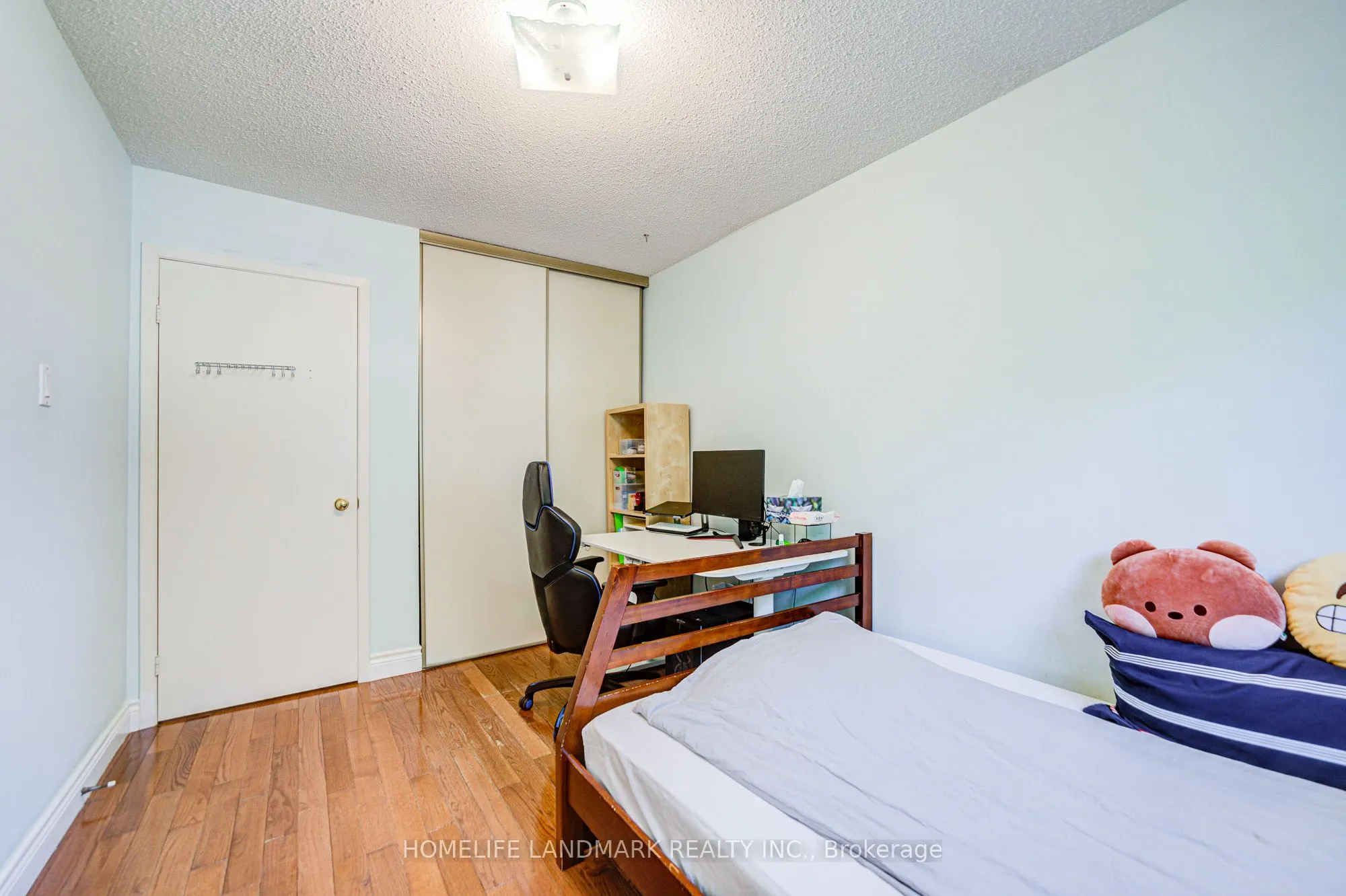 177 Roxanne Crescent