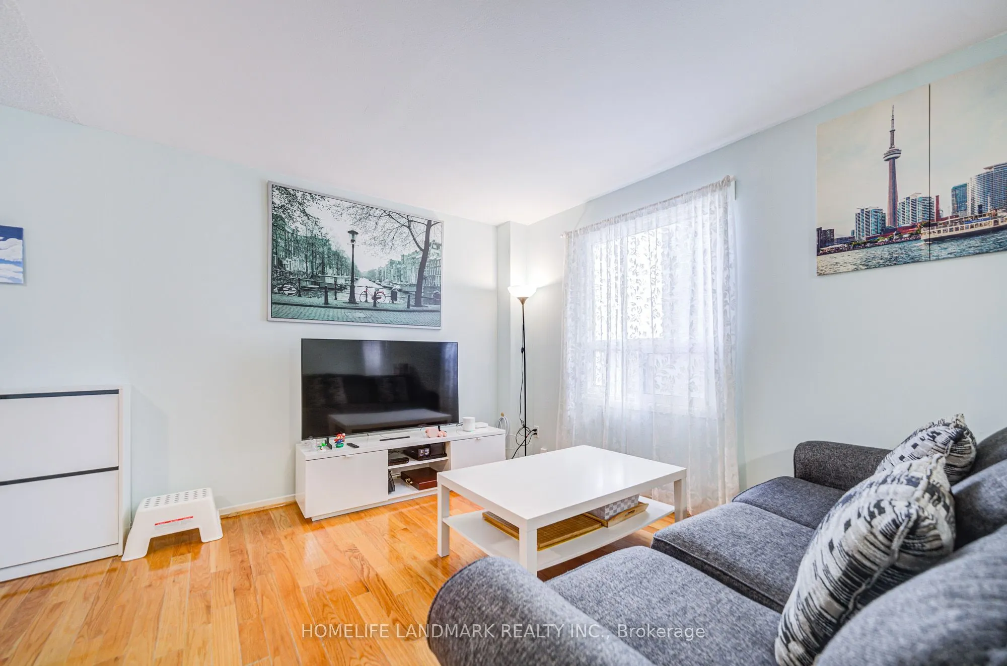 177 Roxanne Crescent