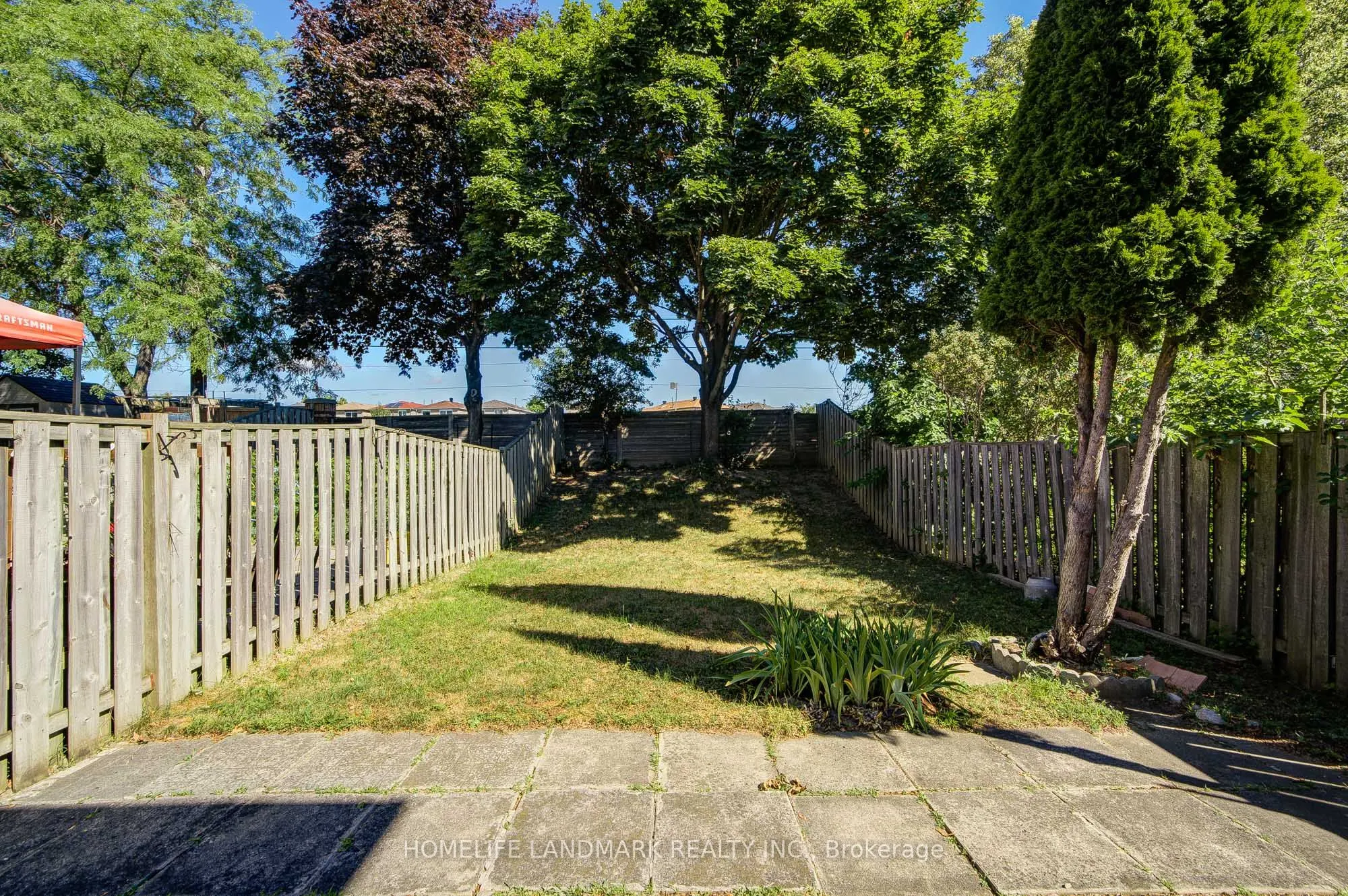 177 Roxanne Crescent