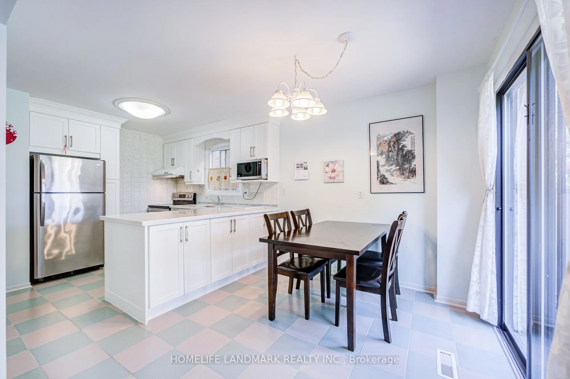 177 Roxanne Crescent
