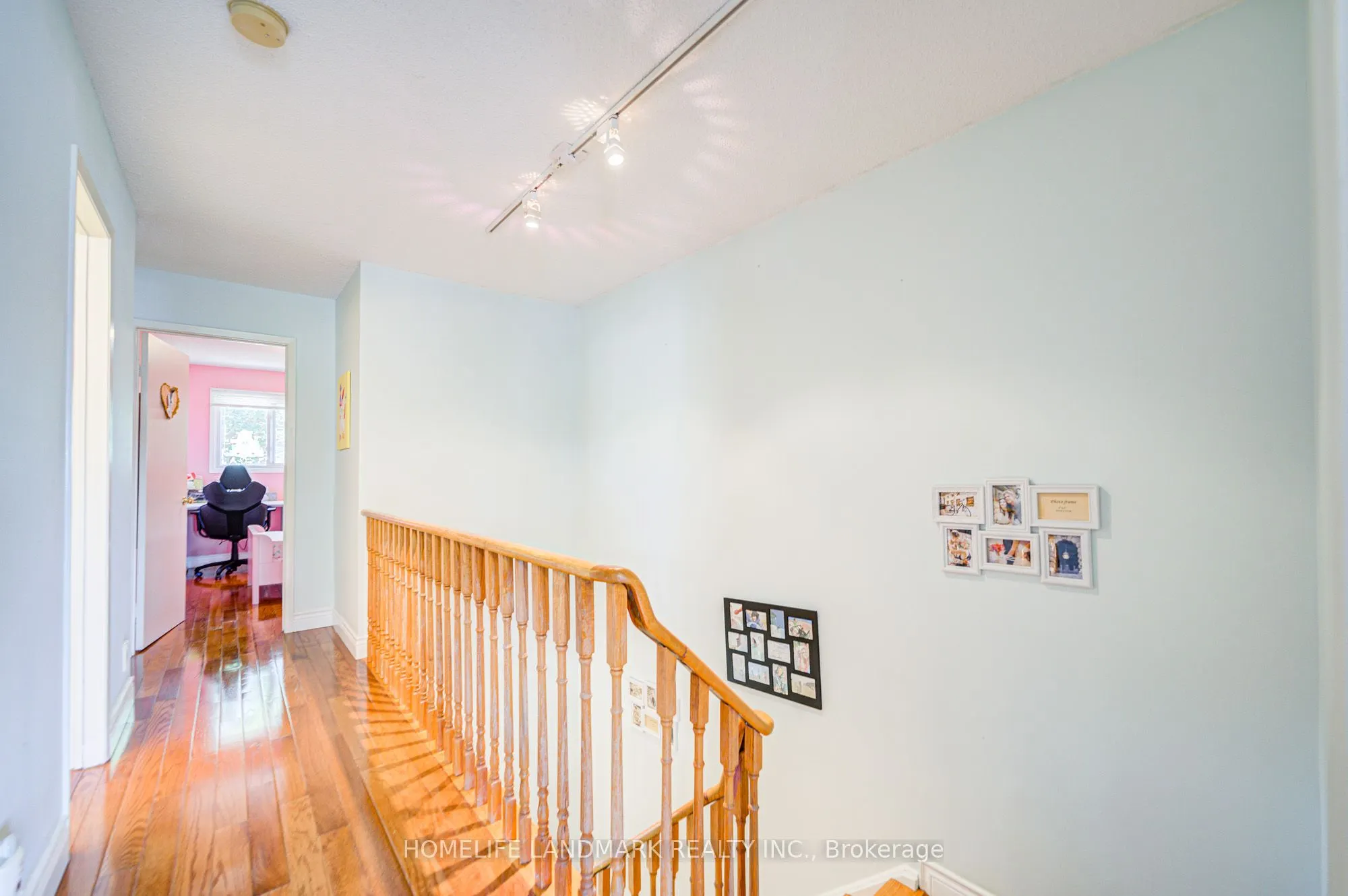 177 Roxanne Crescent