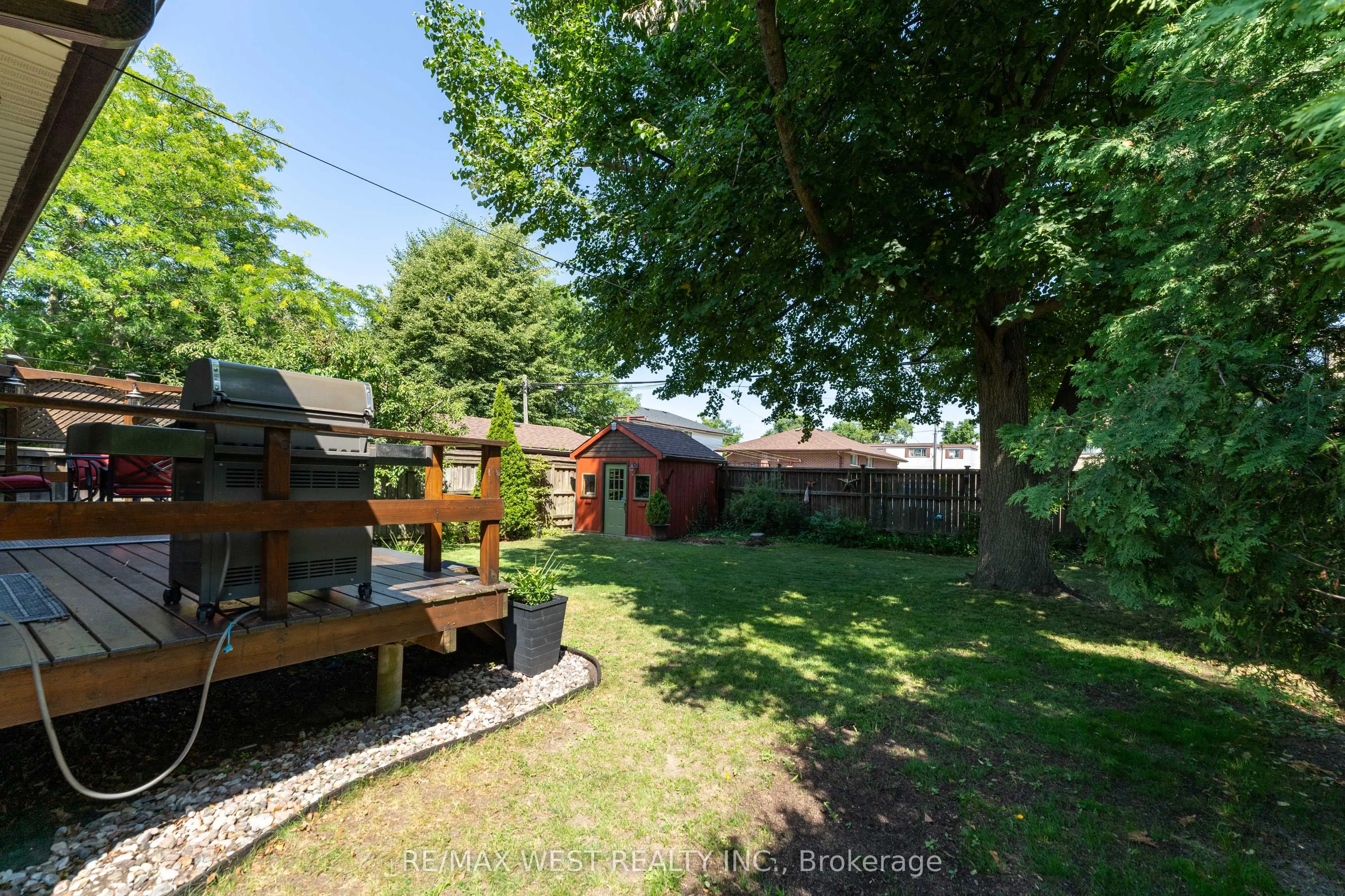46 Orchard View Boulevard