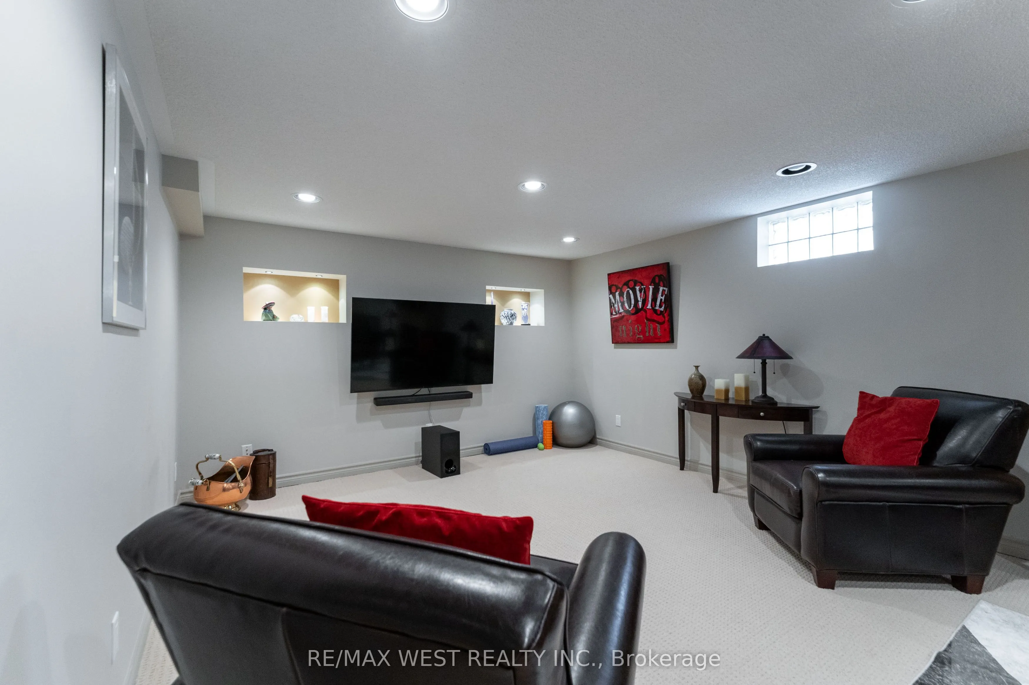 46 Orchard View Boulevard