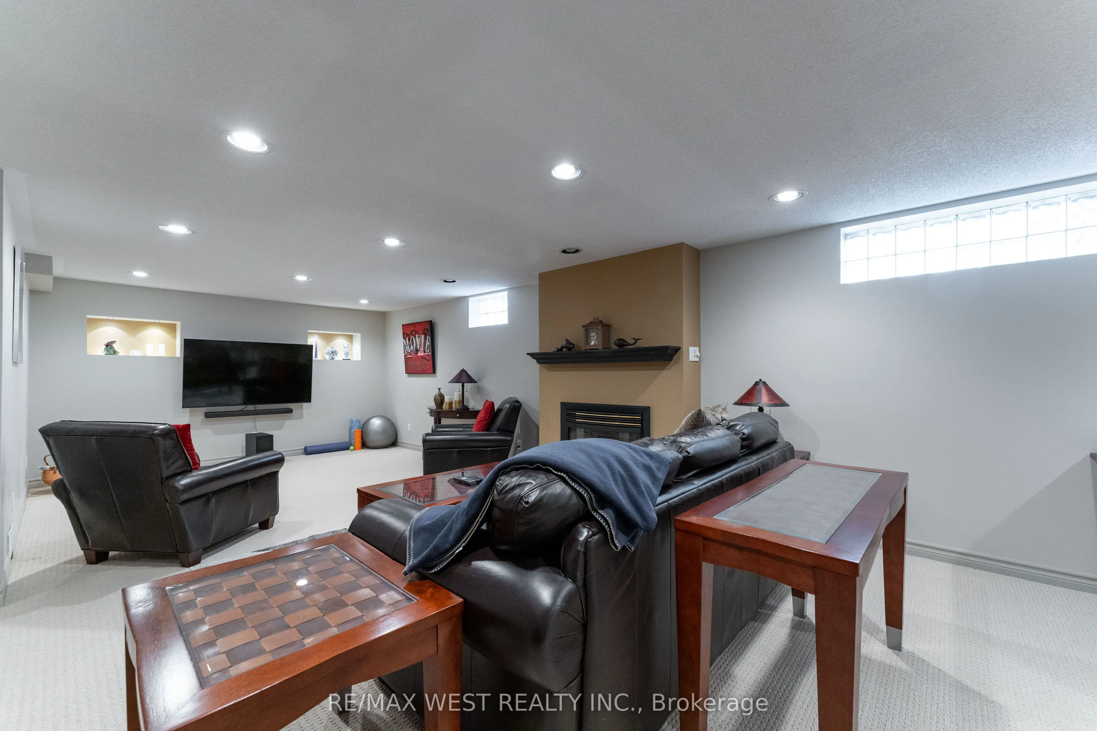 46 Orchard View Boulevard