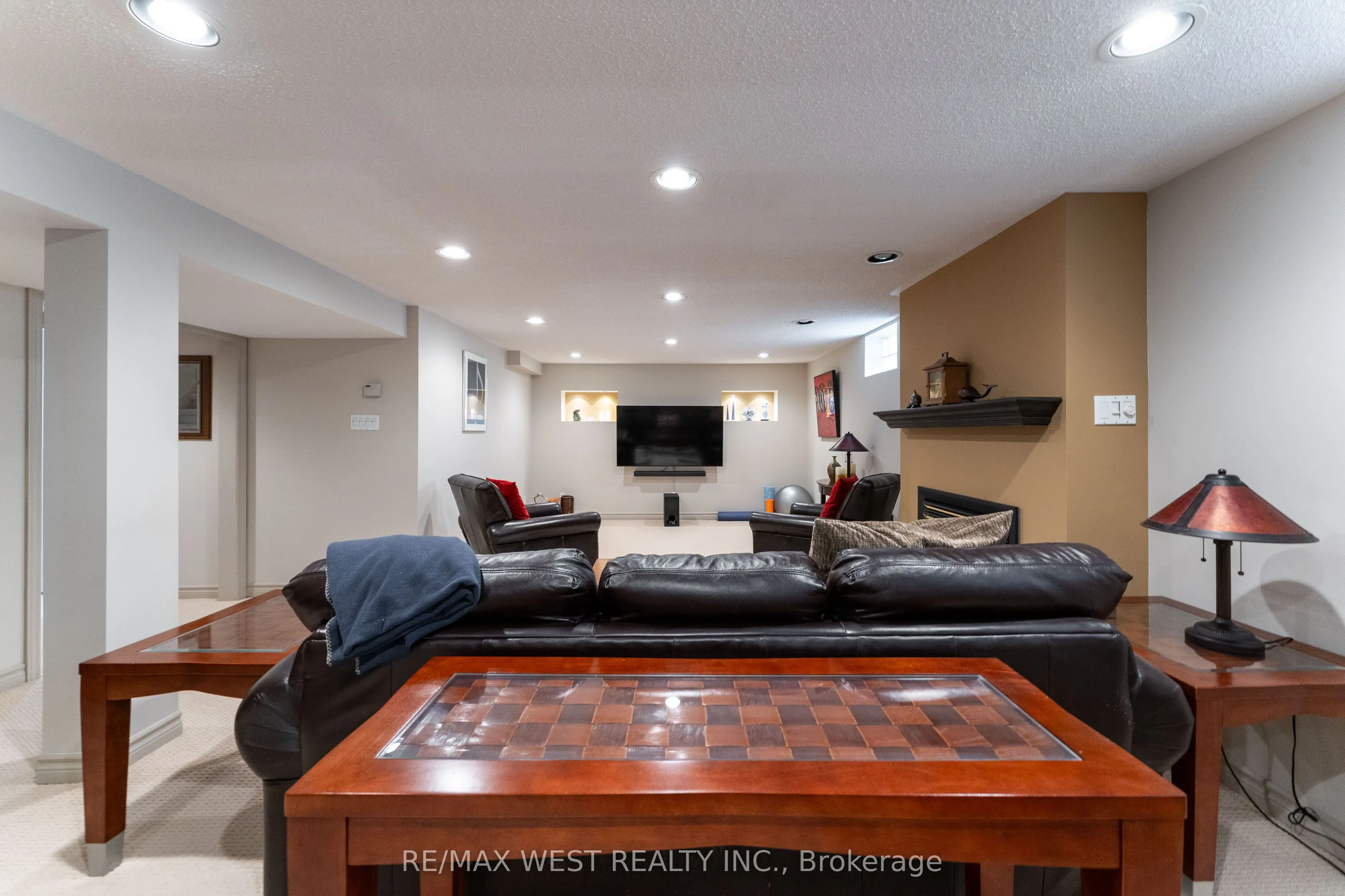 46 Orchard View Boulevard