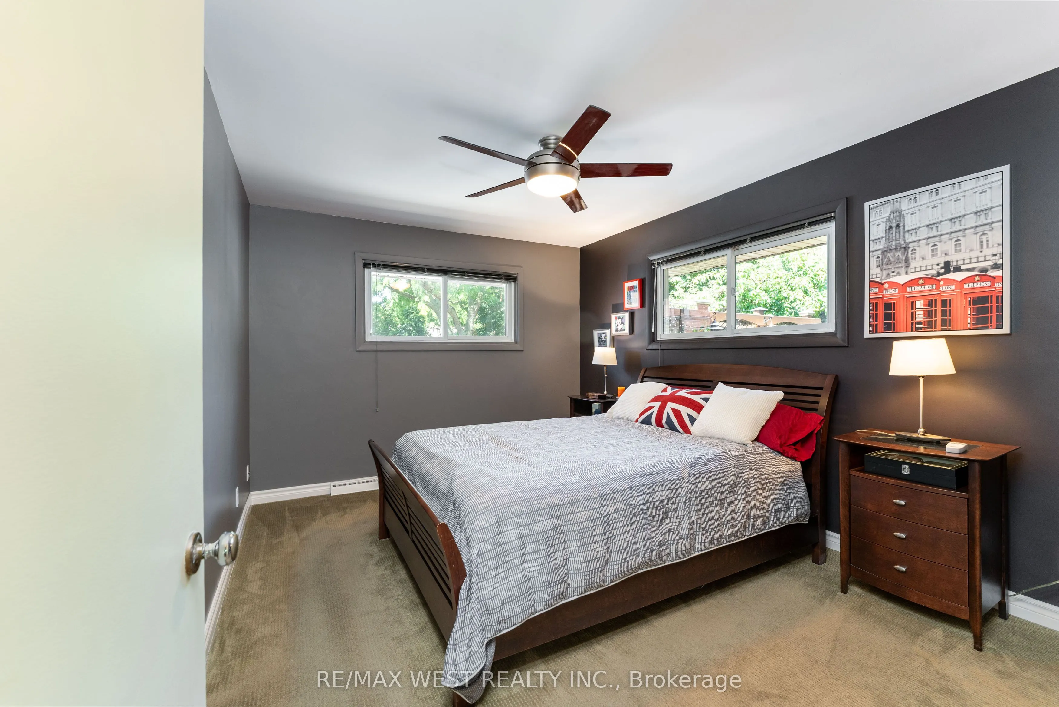 46 Orchard View Boulevard