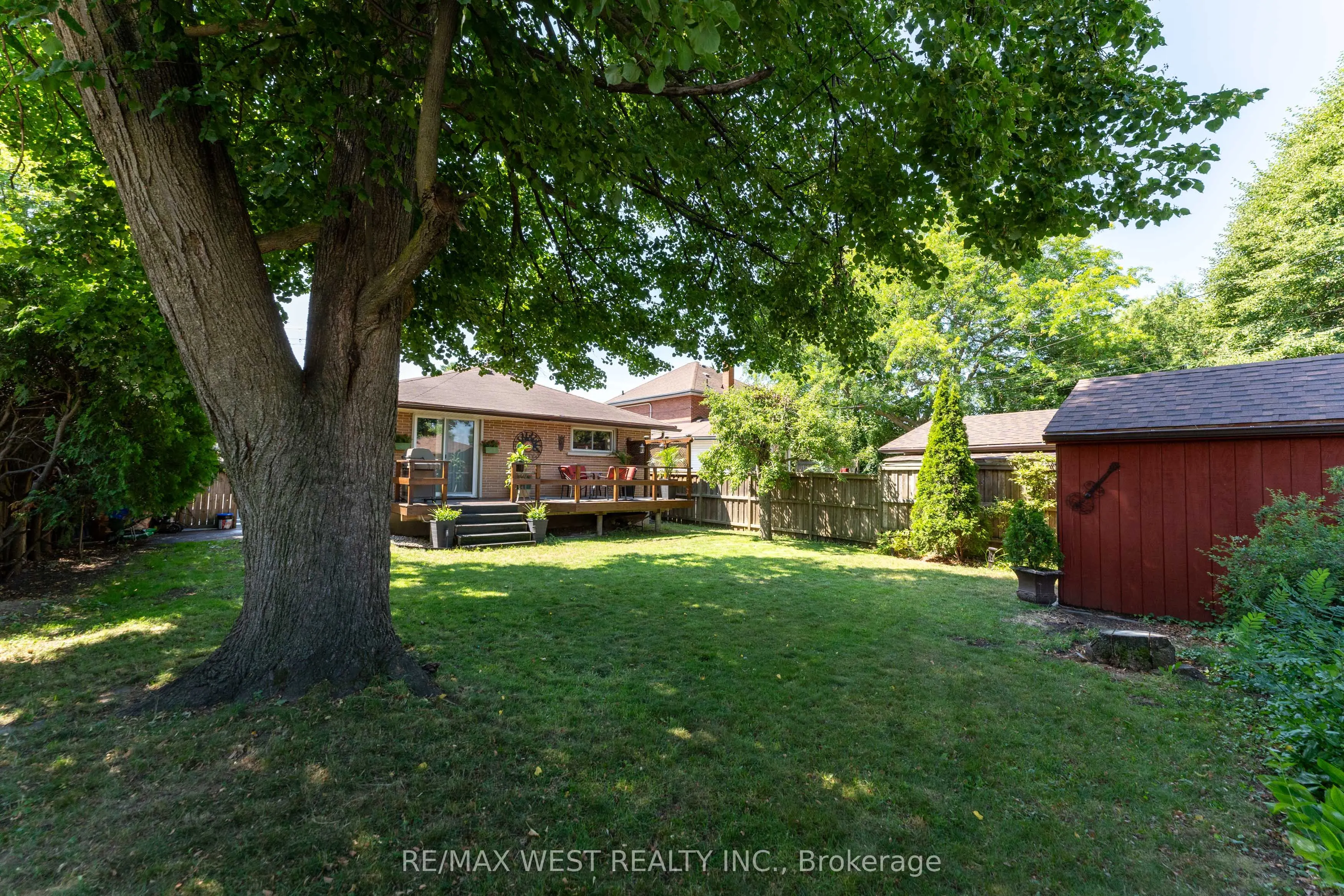 46 Orchard View Boulevard