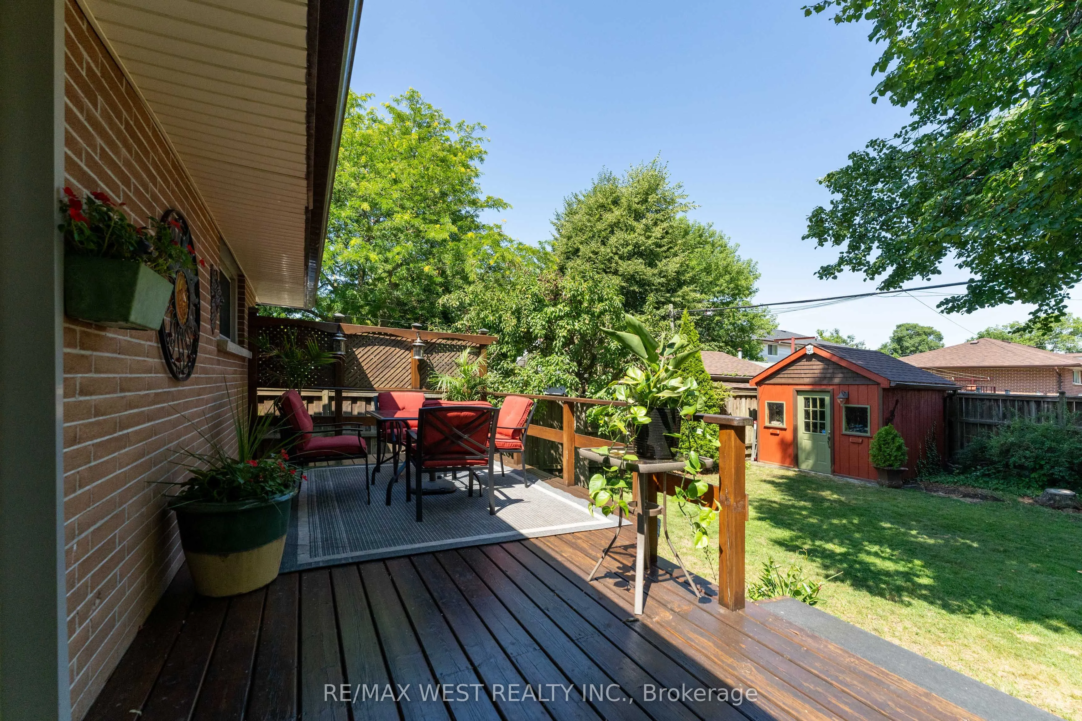 46 Orchard View Boulevard