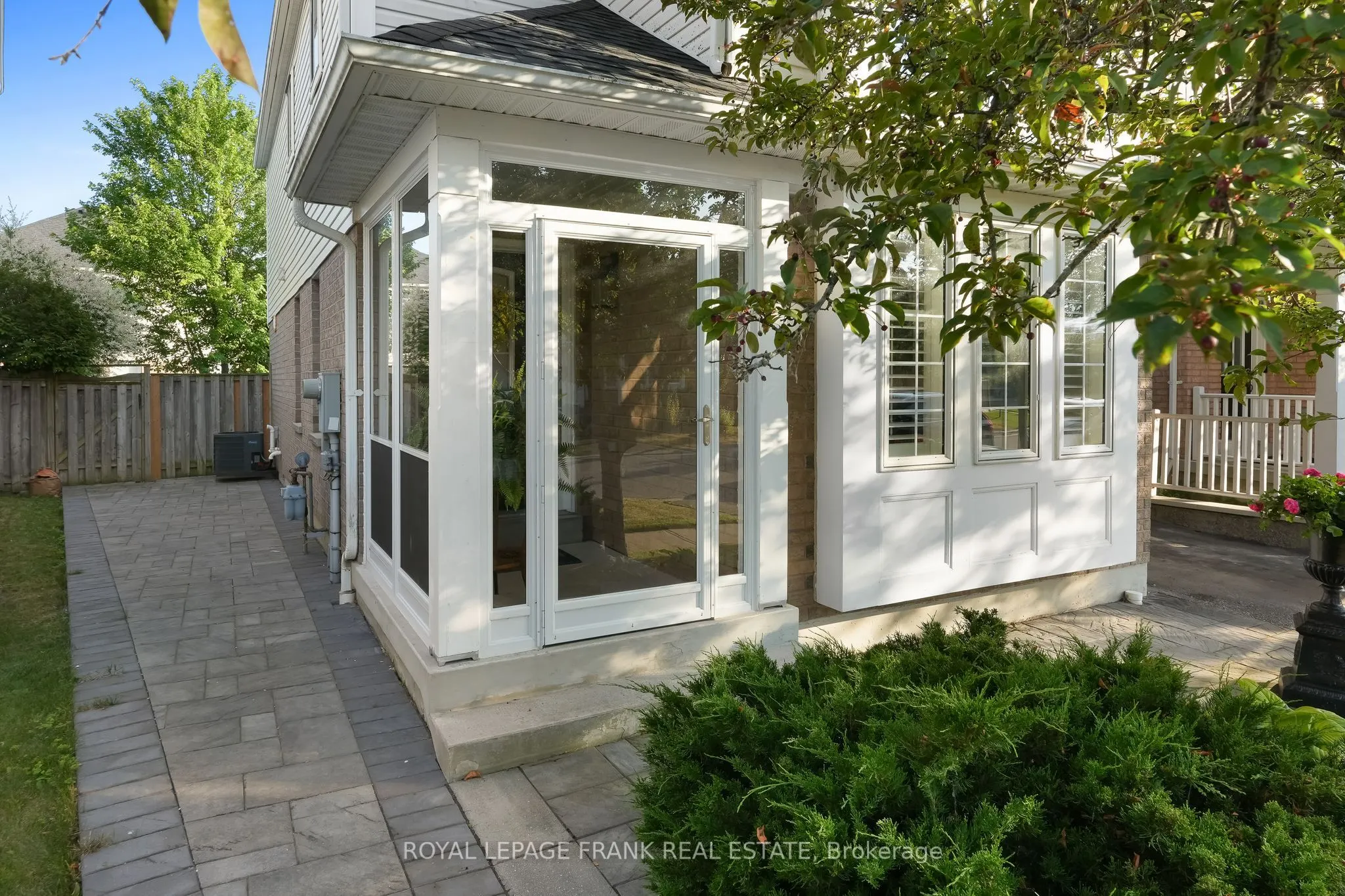 9 Holloway Drive